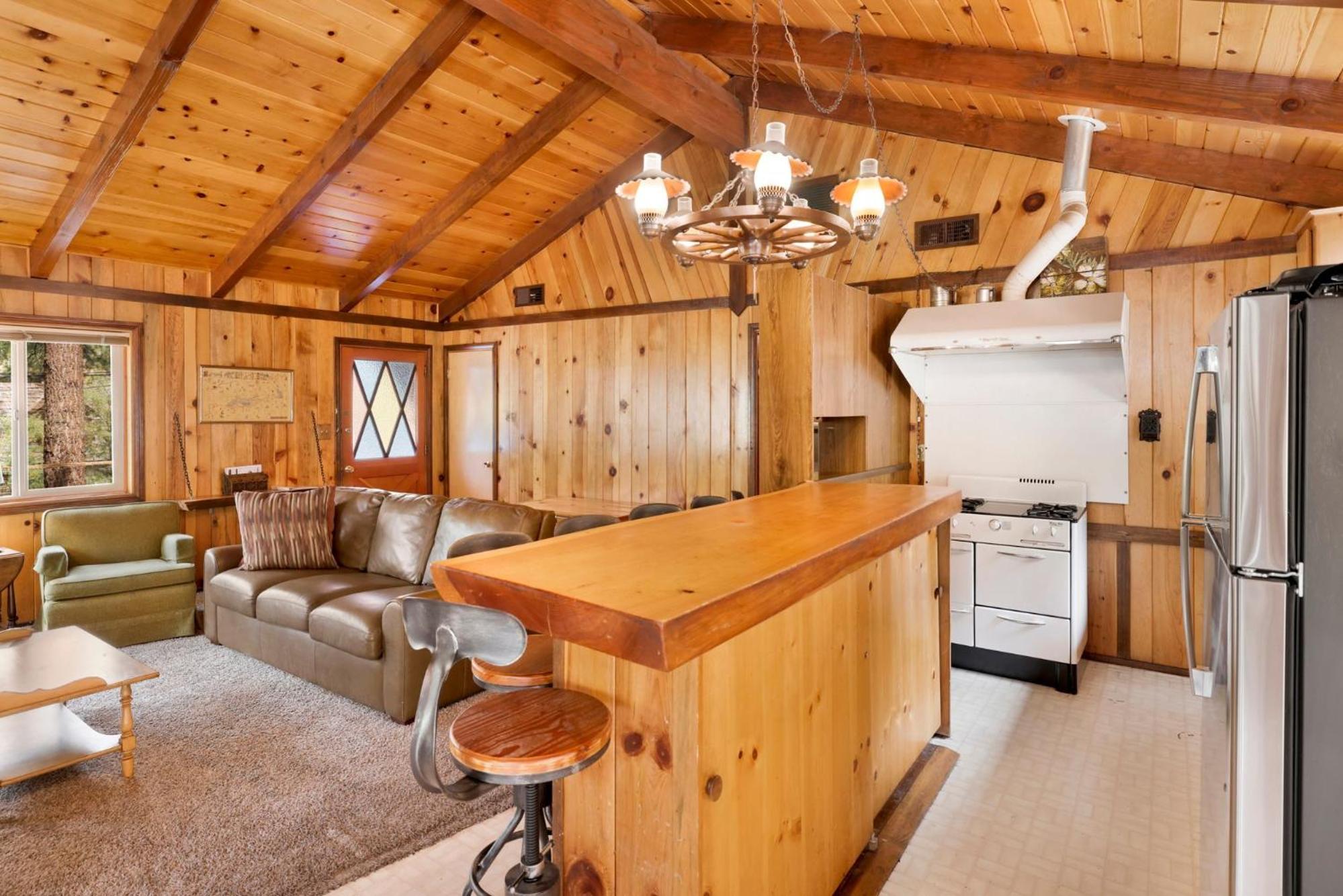 Cabin idle ours #933