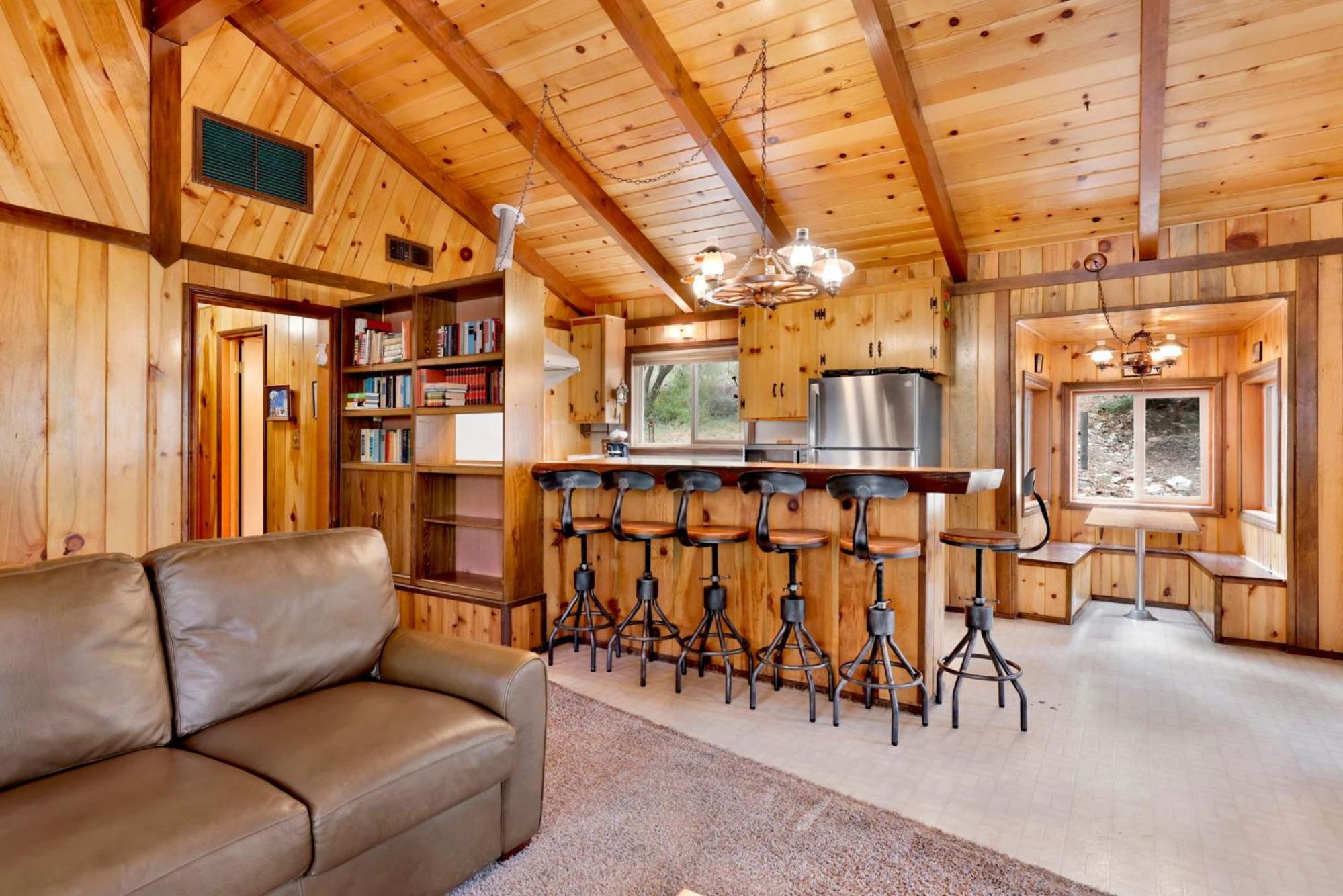 Cabin idle ours #933