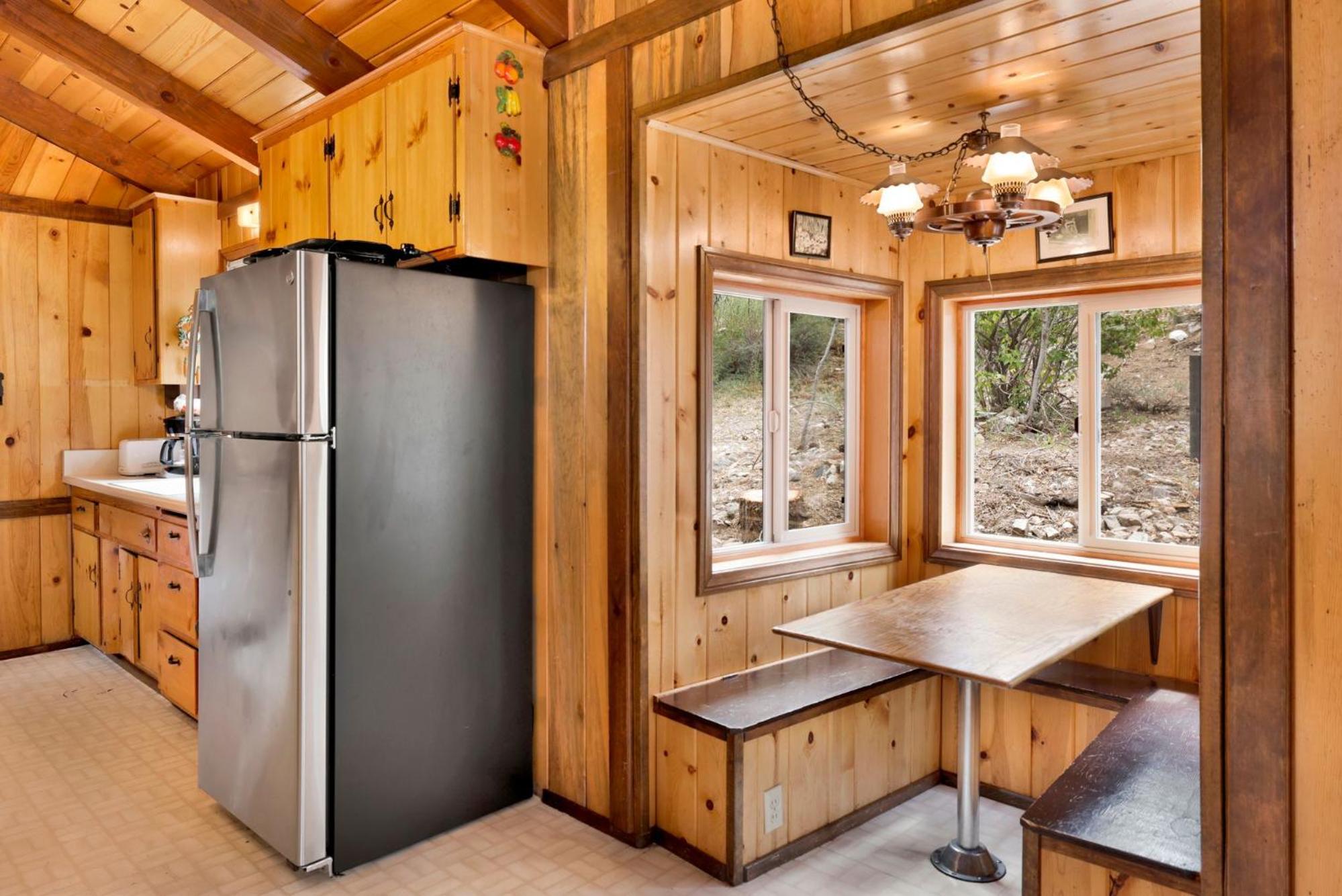 Cabin idle ours #933