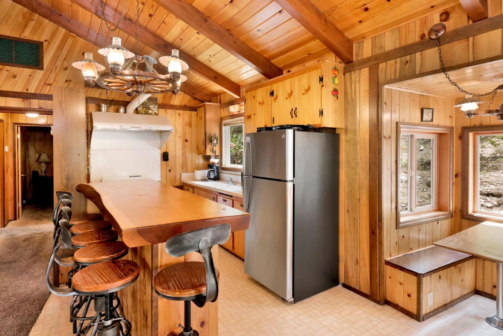 Cabin idle ours #933