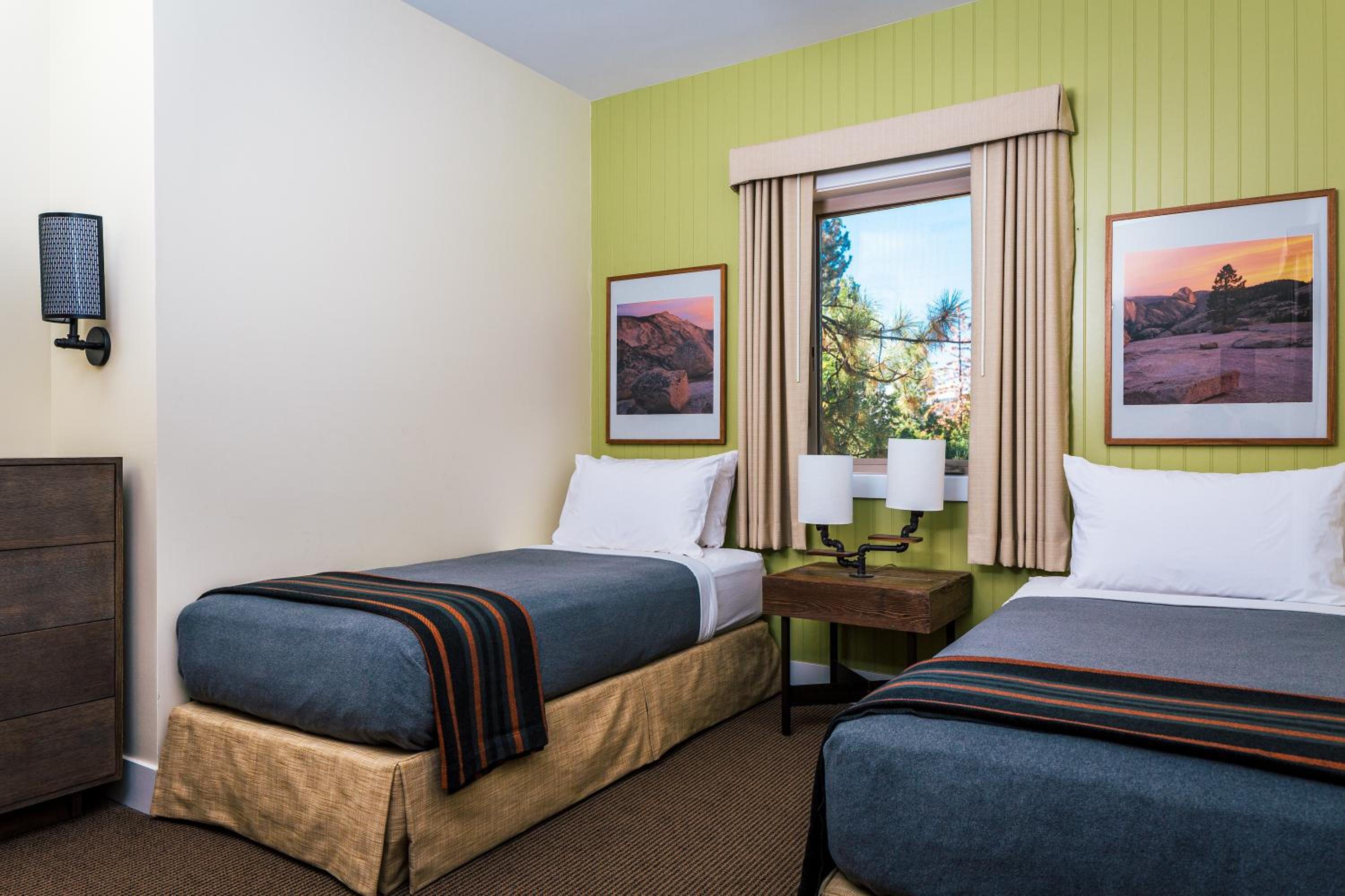 Rush Creek Lodge at Yosemite