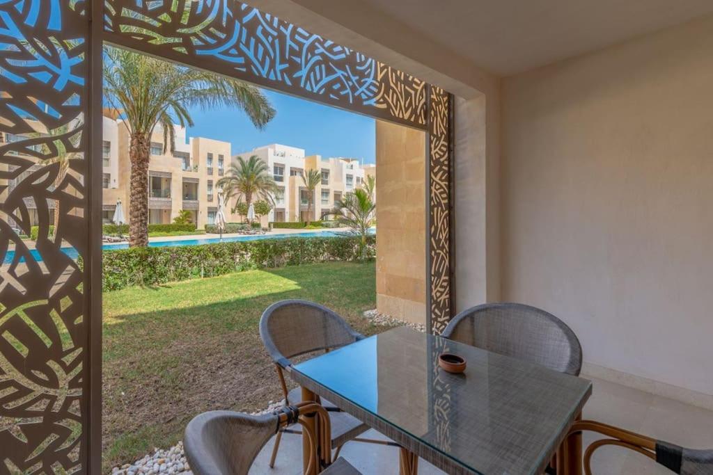 Pool Front 2BR in Mangroovy - El Gouna, Beach Access view 2