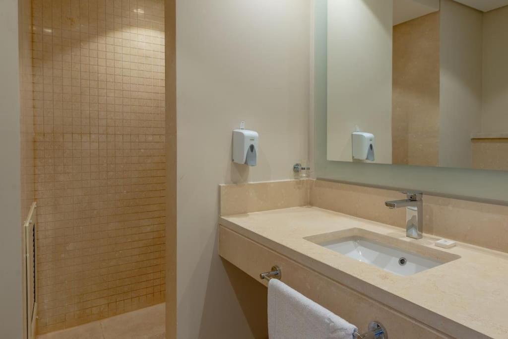Pool Front 2BR in Mangroovy - El Gouna, Beach Access view 3