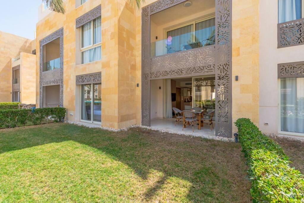 Pool Front 2BR in Mangroovy - El Gouna, Beach Access view 4