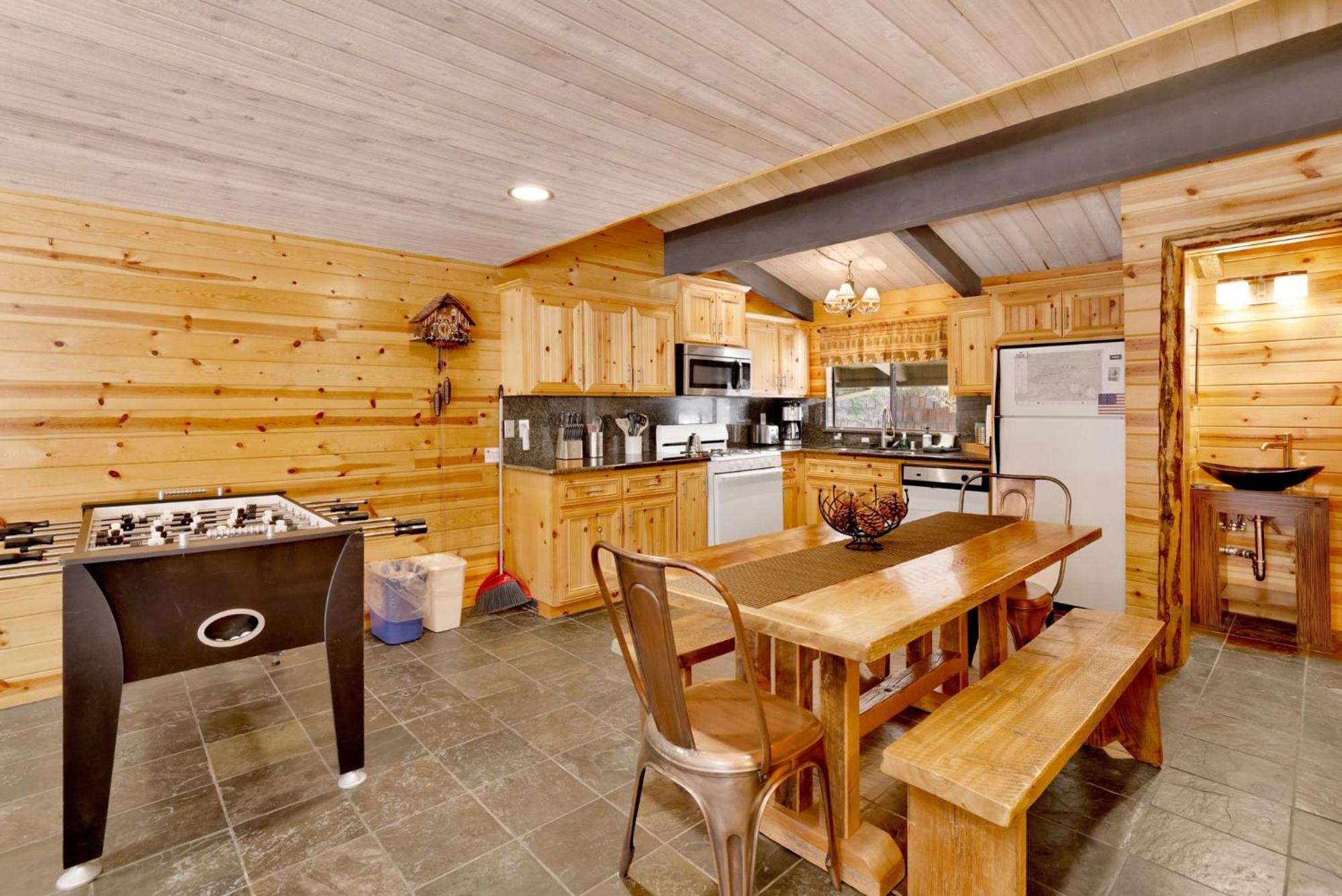 Smith chalet at snow summit #2278