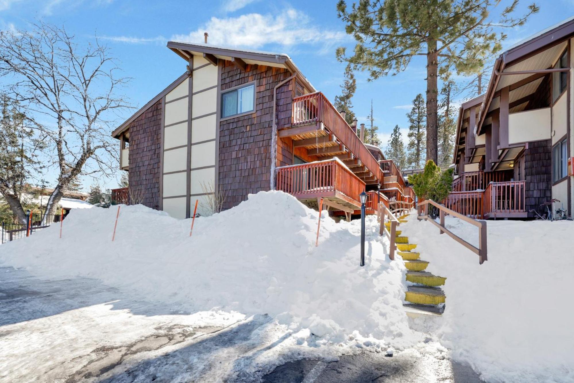 Smith chalet at snow summit #2278