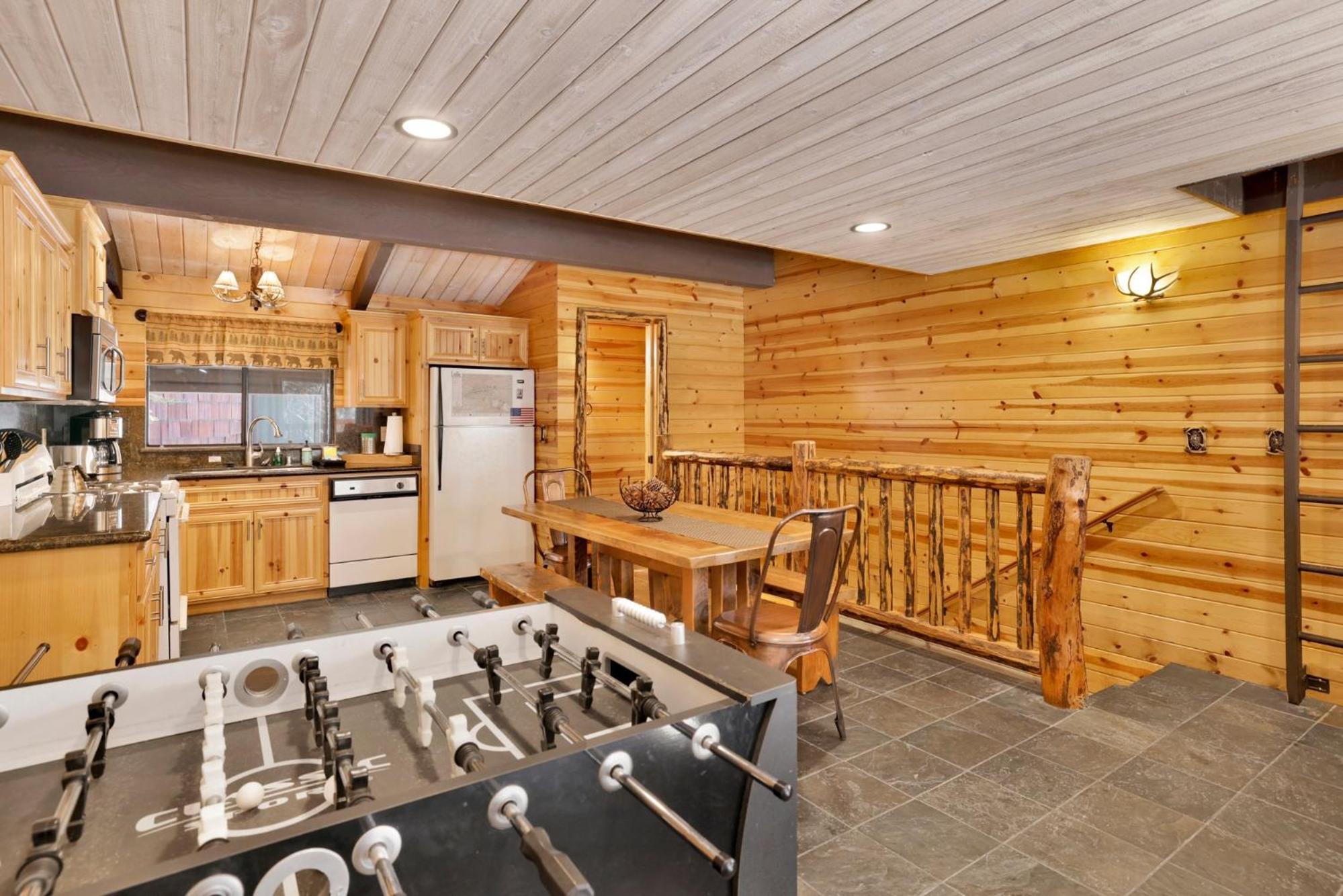 Smith chalet at snow summit #2278