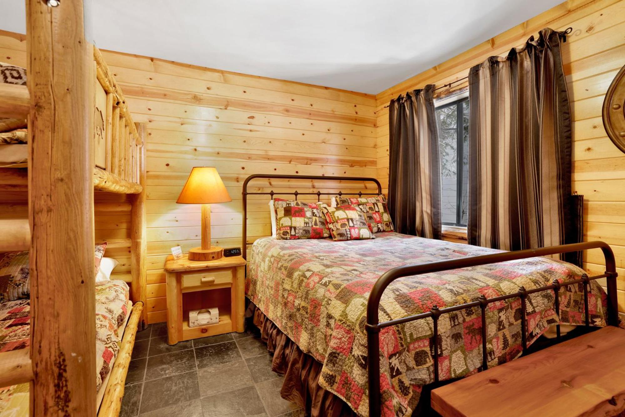 Smith chalet at snow summit #2278
