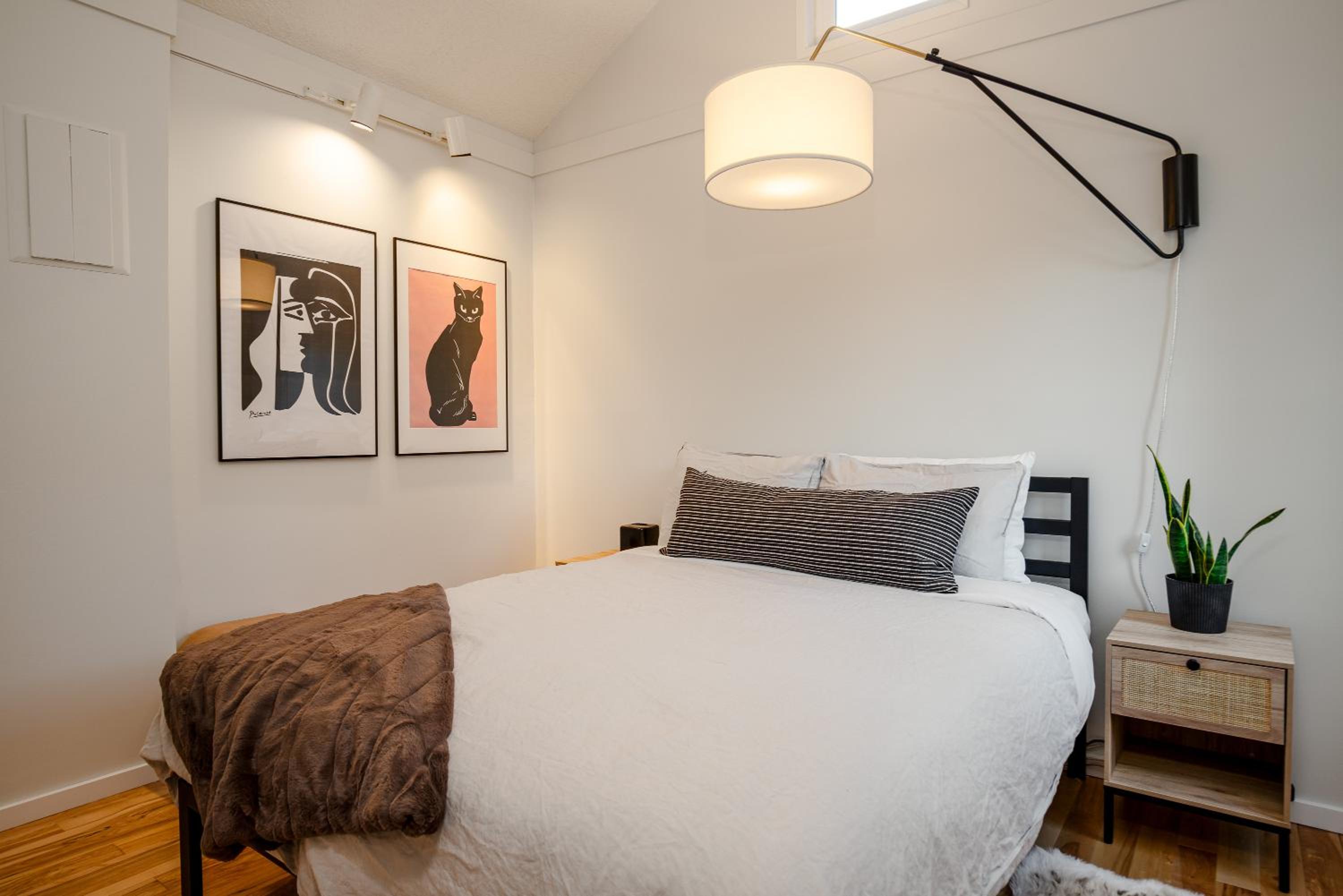 1BR plus Loft in Gondola Village, Creekside, Amazing Patio with Views, Near Gondola, Free Parking