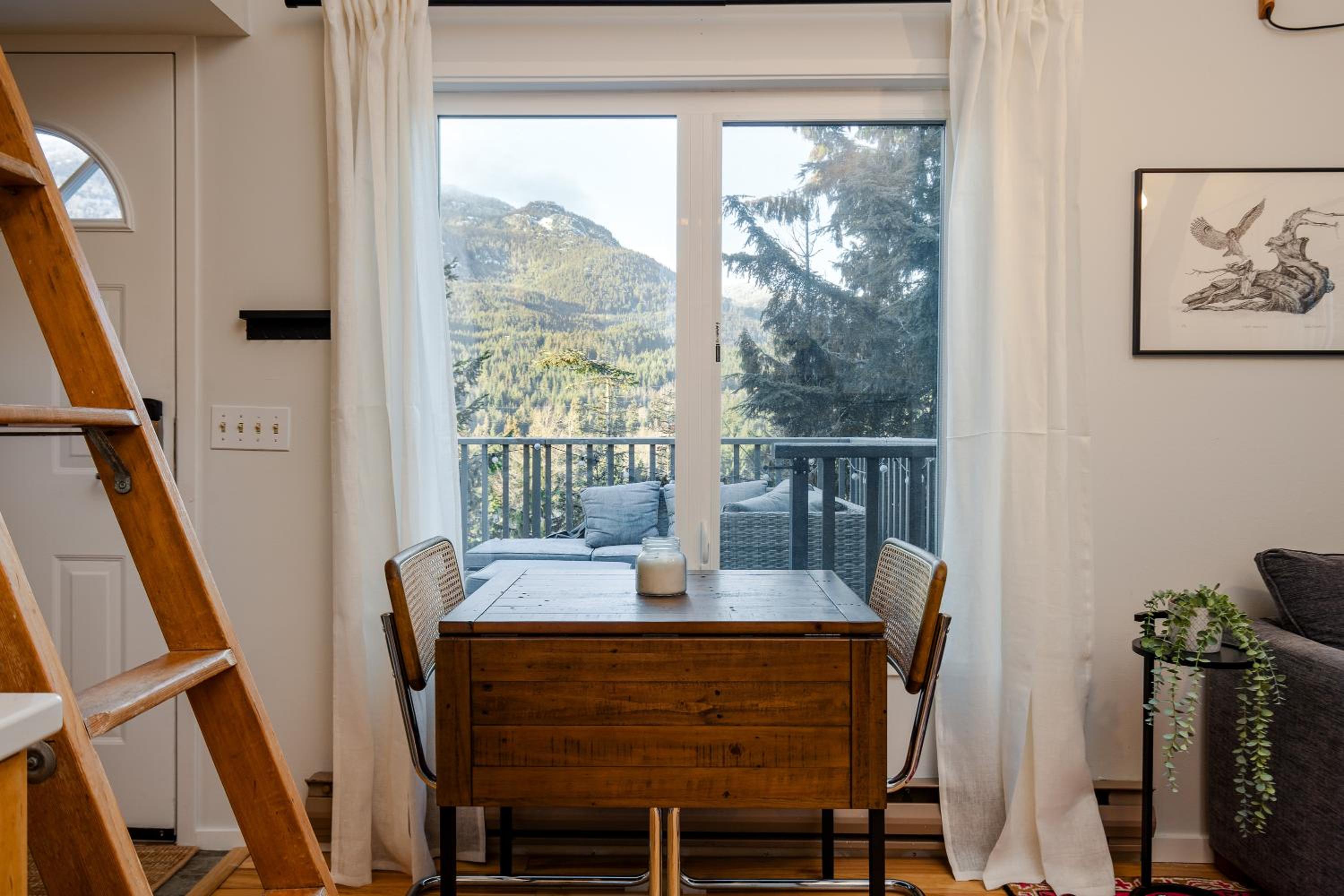 1BR plus Loft in Gondola Village, Creekside, Amazing Patio with Views, Near Gondola, Free Parking