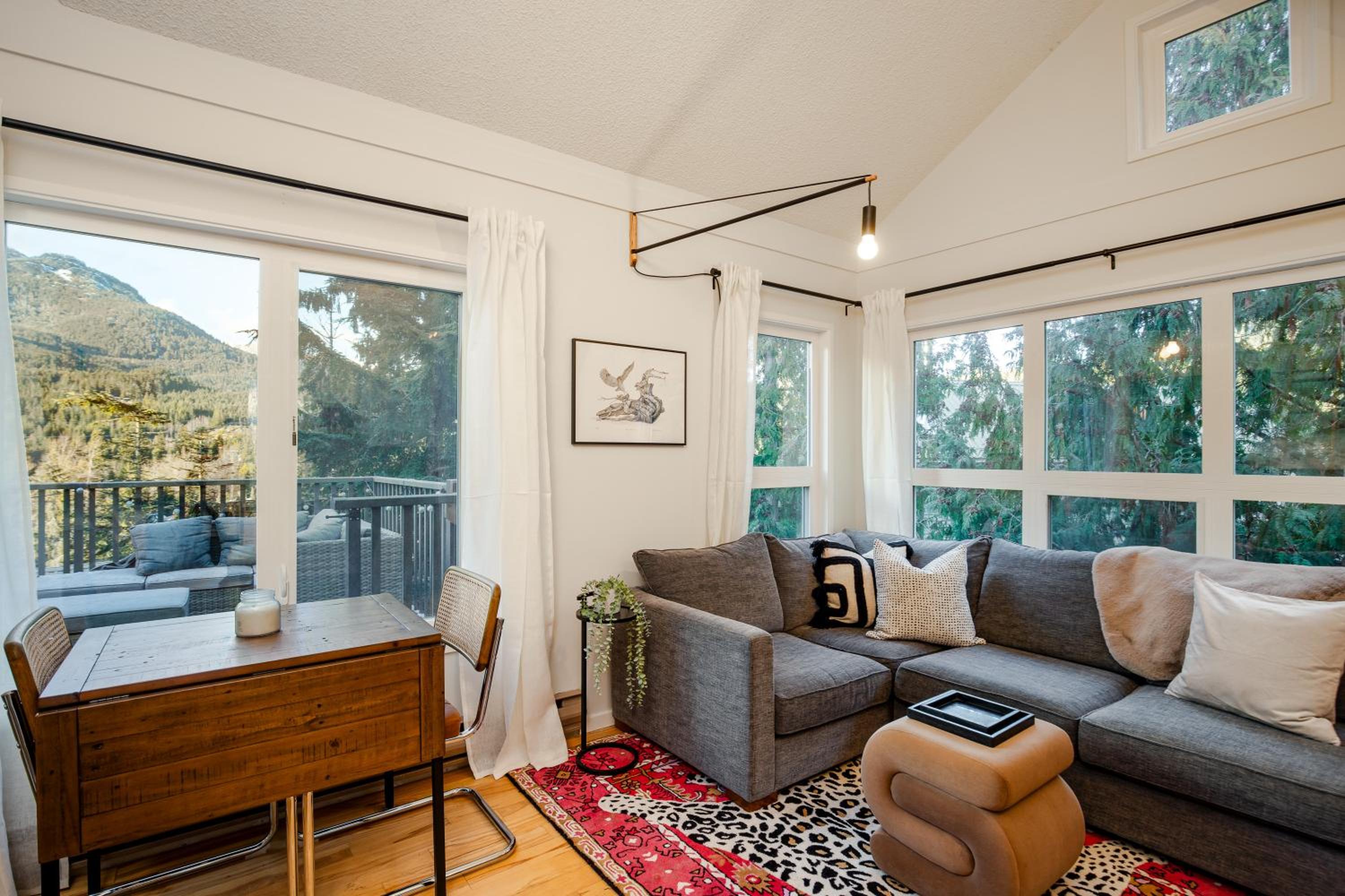 1BR plus Loft in Gondola Village, Creekside, Amazing Patio with Views, Near Gondola, Free Parking