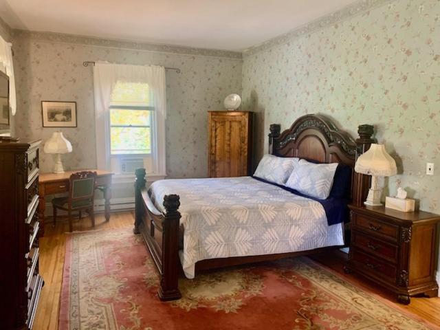 Carriage House Inn view 5