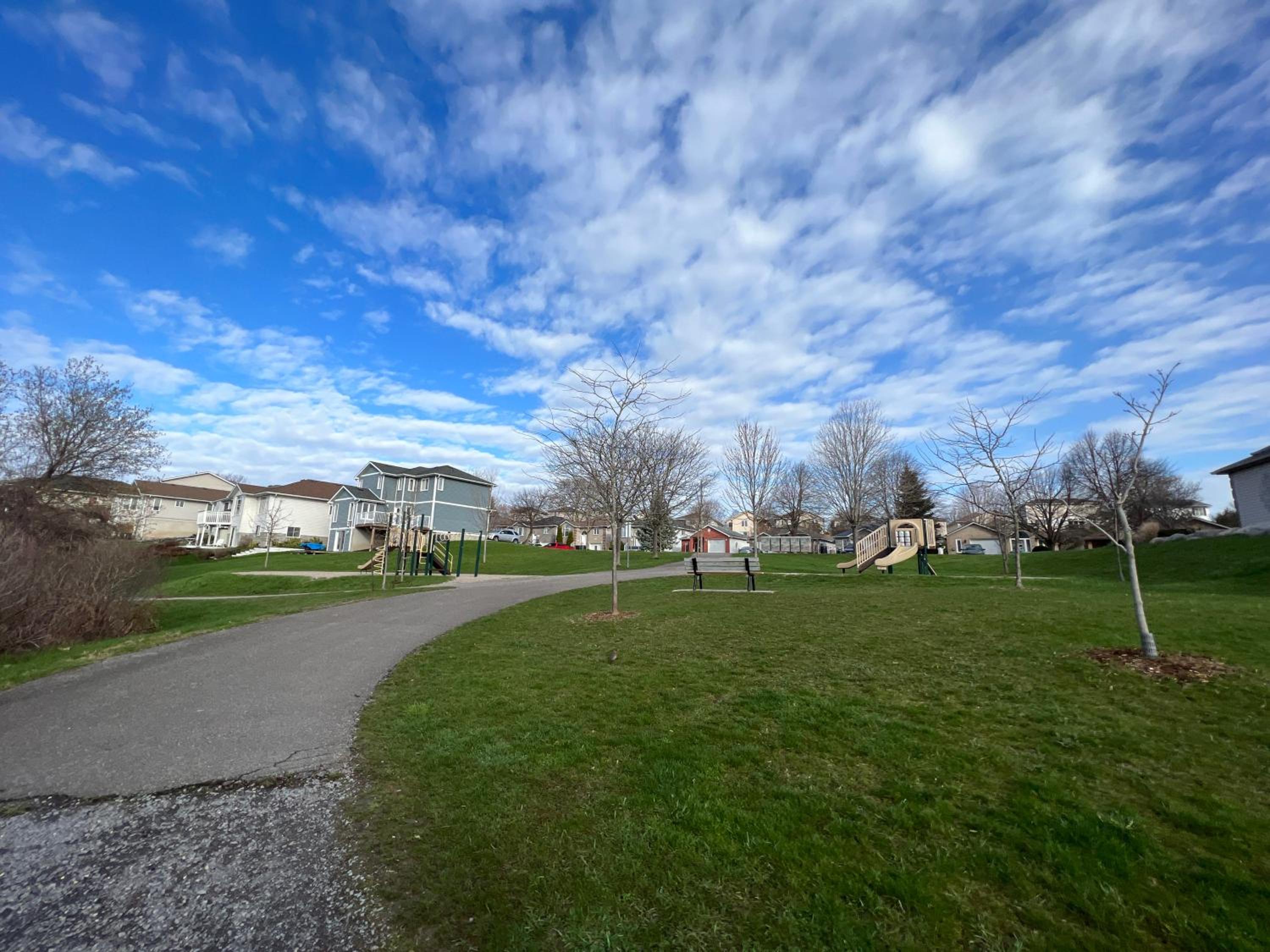 Arbour Ridge Vacation Home - Trail View! 5 bedrooms, 8 beds