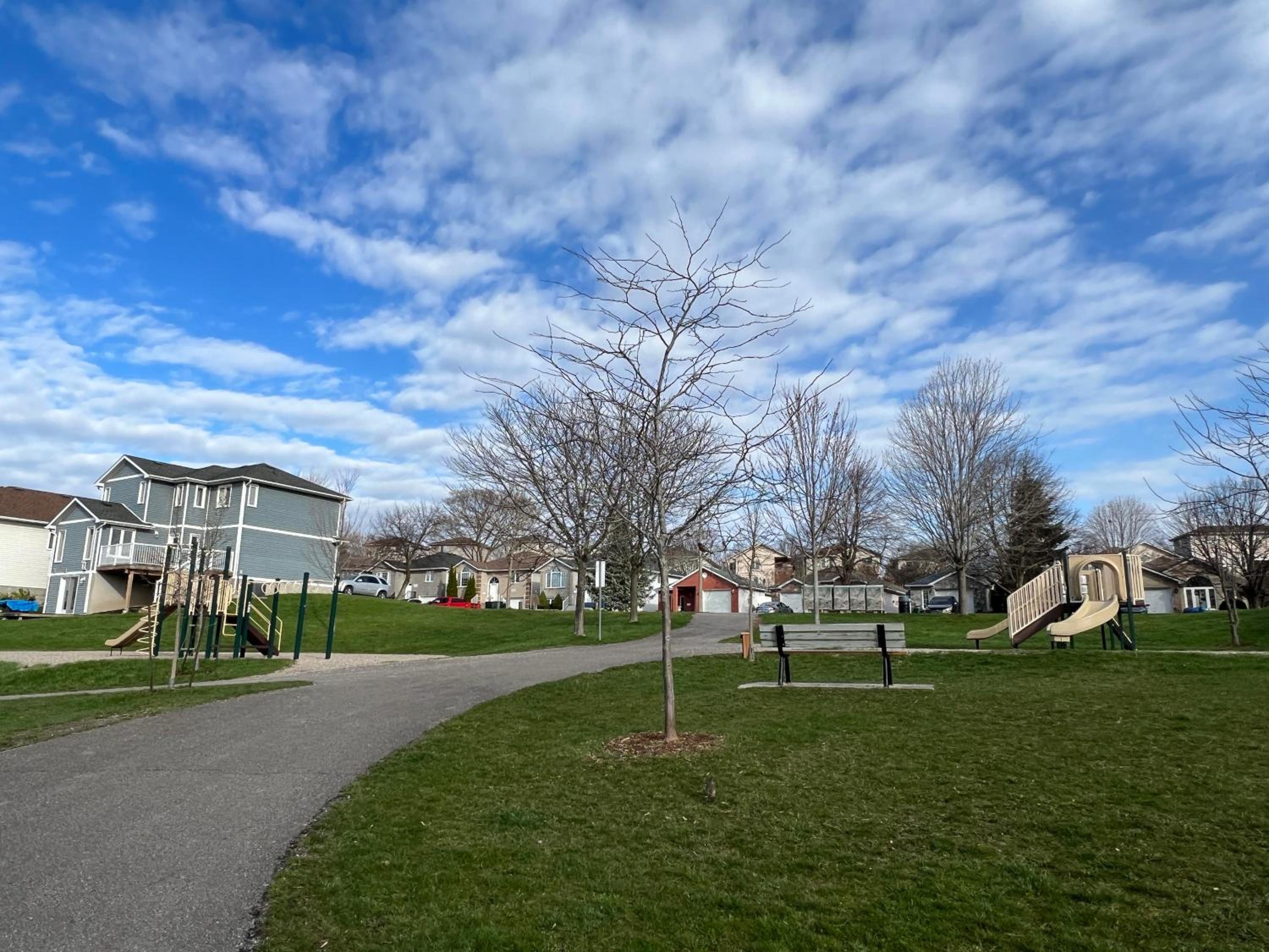 Arbour Ridge Vacation Home - Trail View! 5 bedrooms, 8 beds