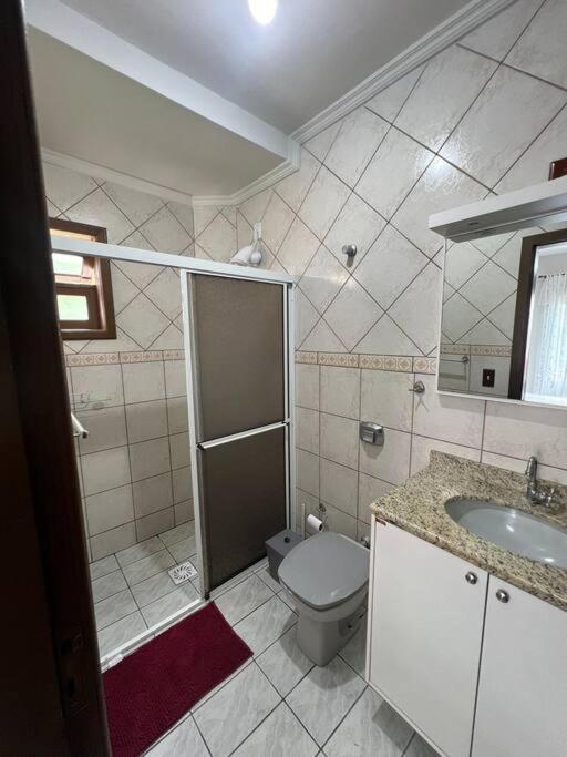 Casa térrea - bem localizada
