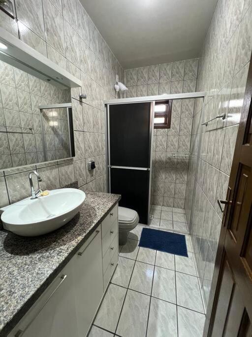 Casa térrea - bem localizada