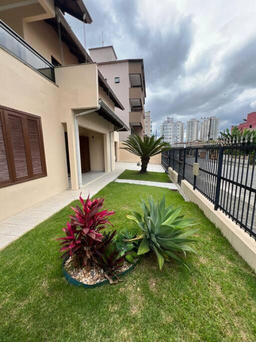 Casa térrea - bem localizada