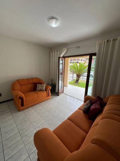 Casa térrea - bem localizada