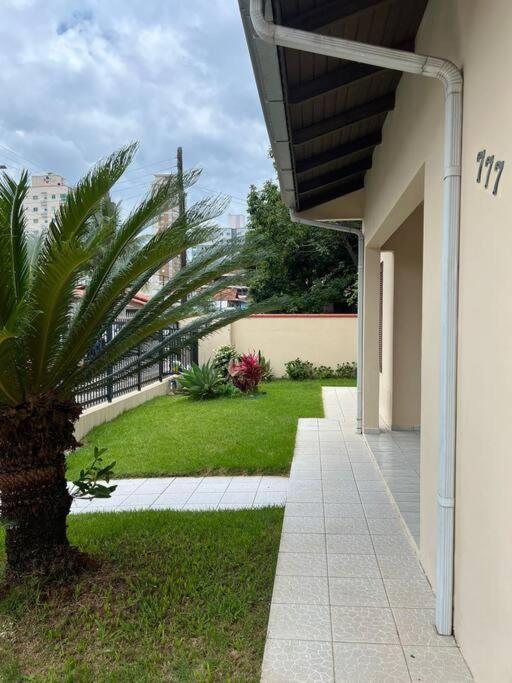 Casa térrea - bem localizada