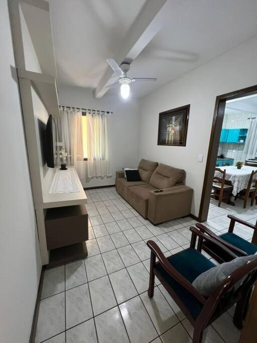 Casa térrea - bem localizada