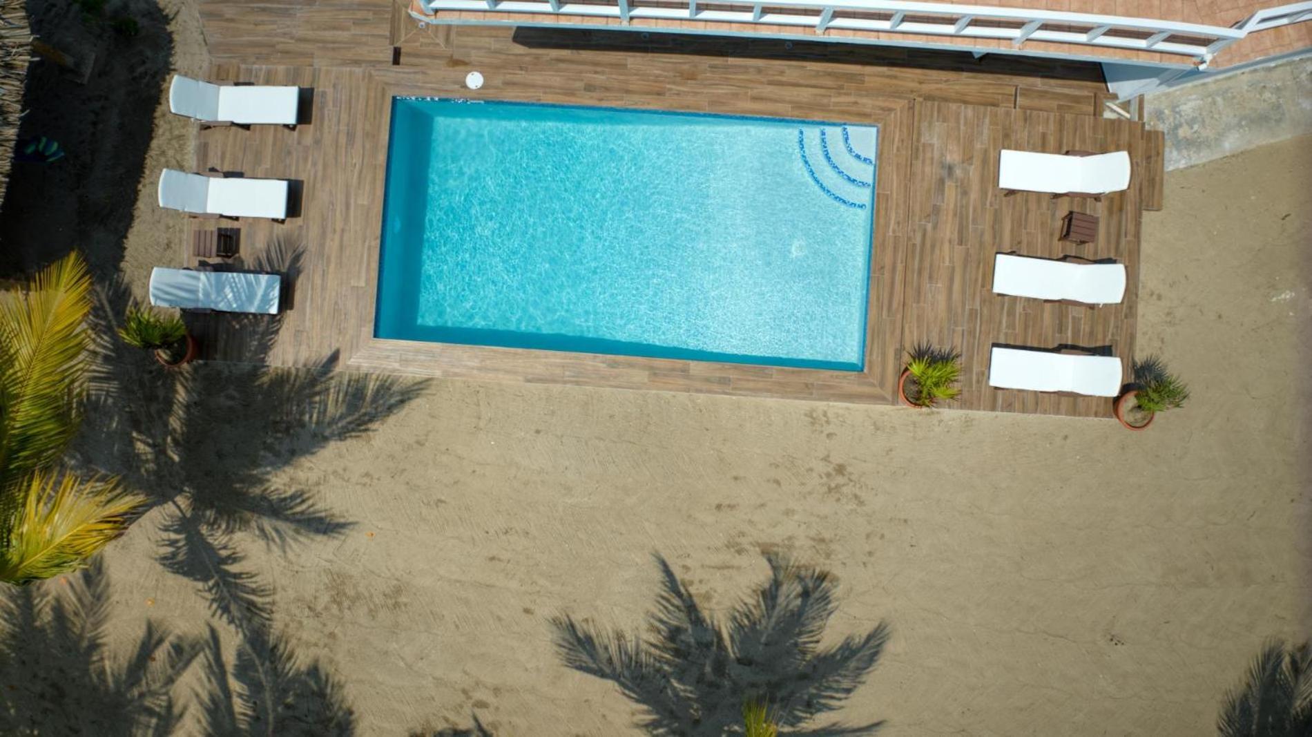 Dolphin Beach - Private Oceanfront 4-Bed Villa wPool on Huge Lot