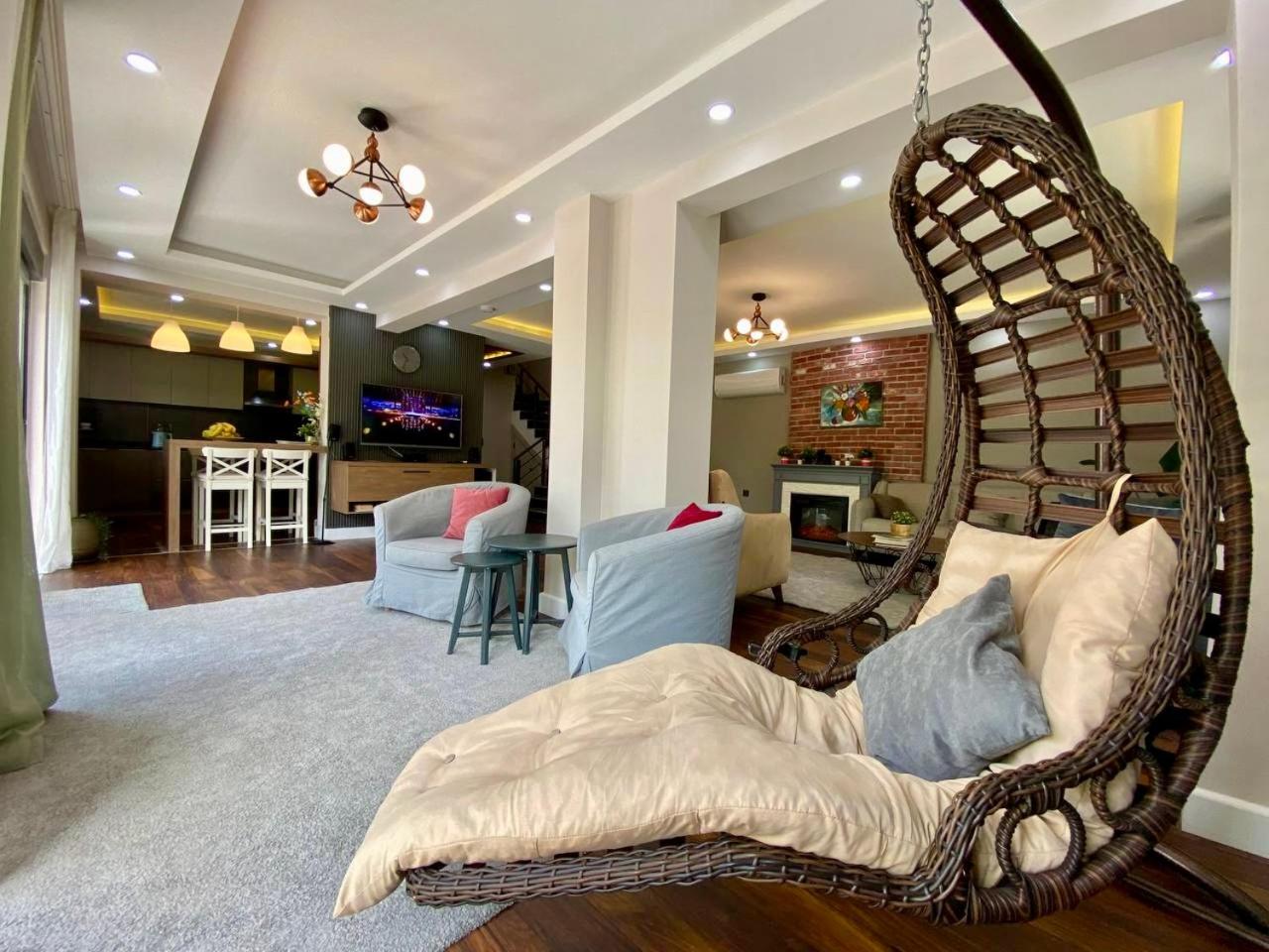 Villa Annabèll1 with Swimming pool and Jacuzzi, 3 floors