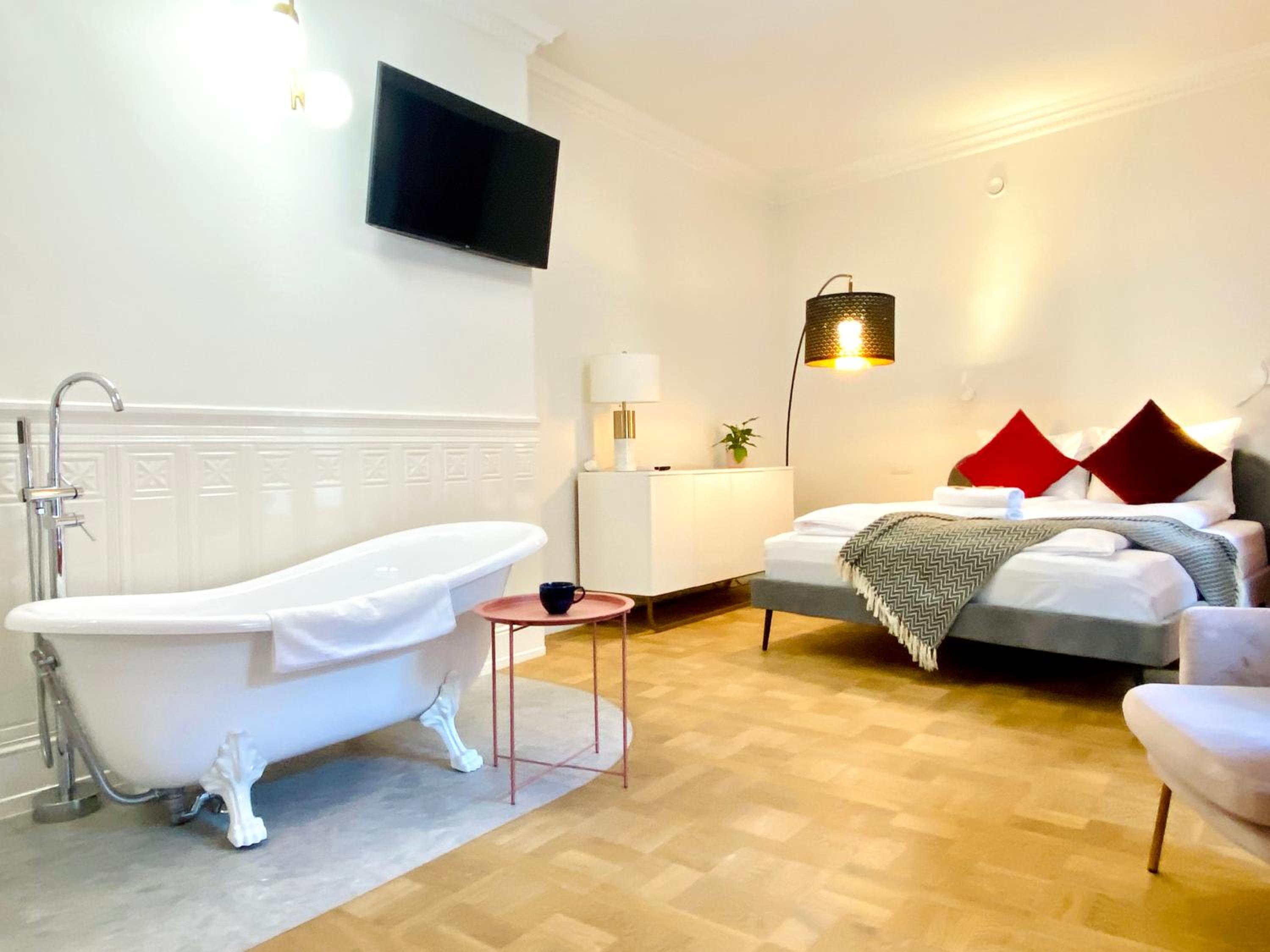 MINT Luxury Apartments at the Main Square