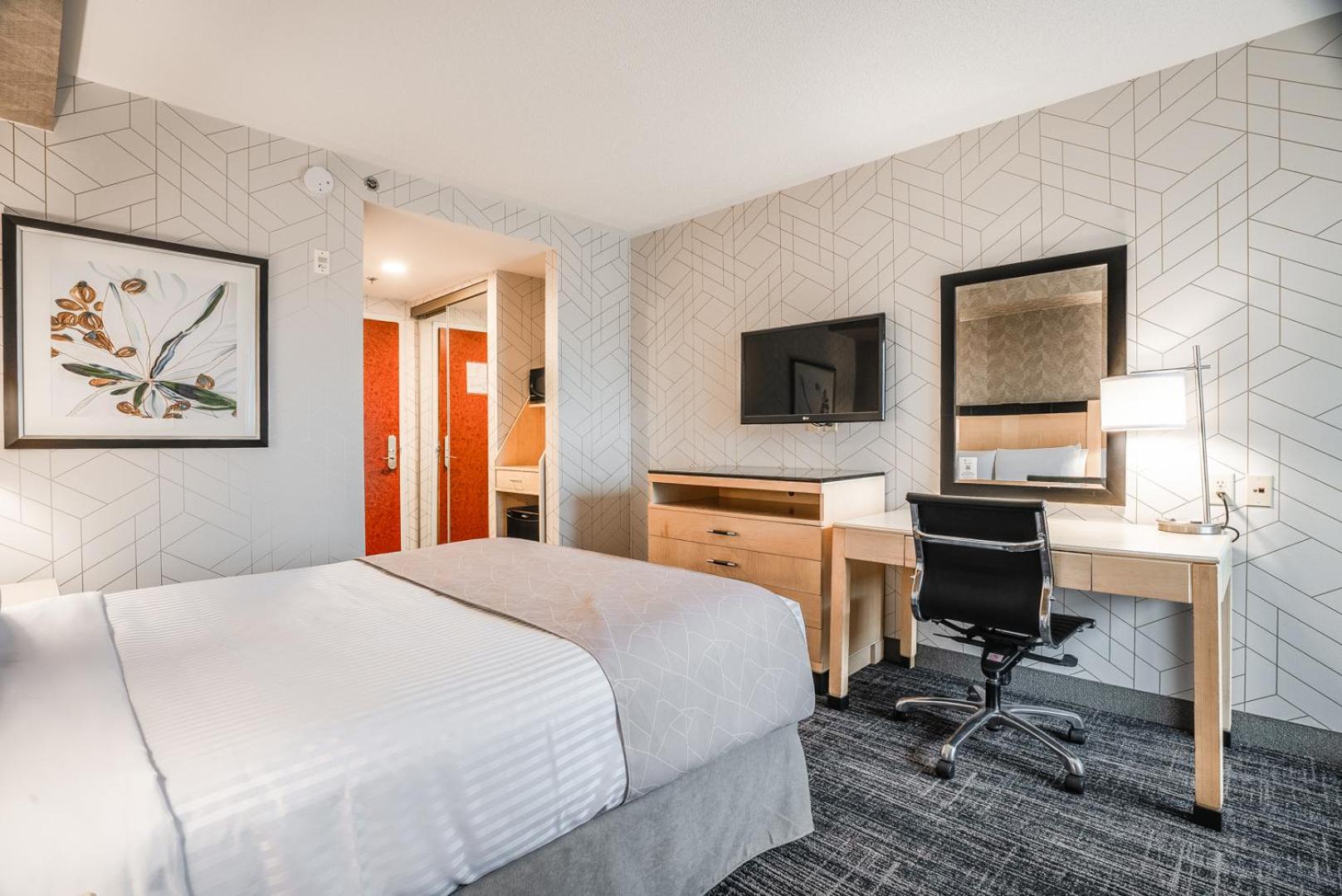Barrie Vacations - Monte Carlo Inn Barrie - Newly Renovated - Property Image 57