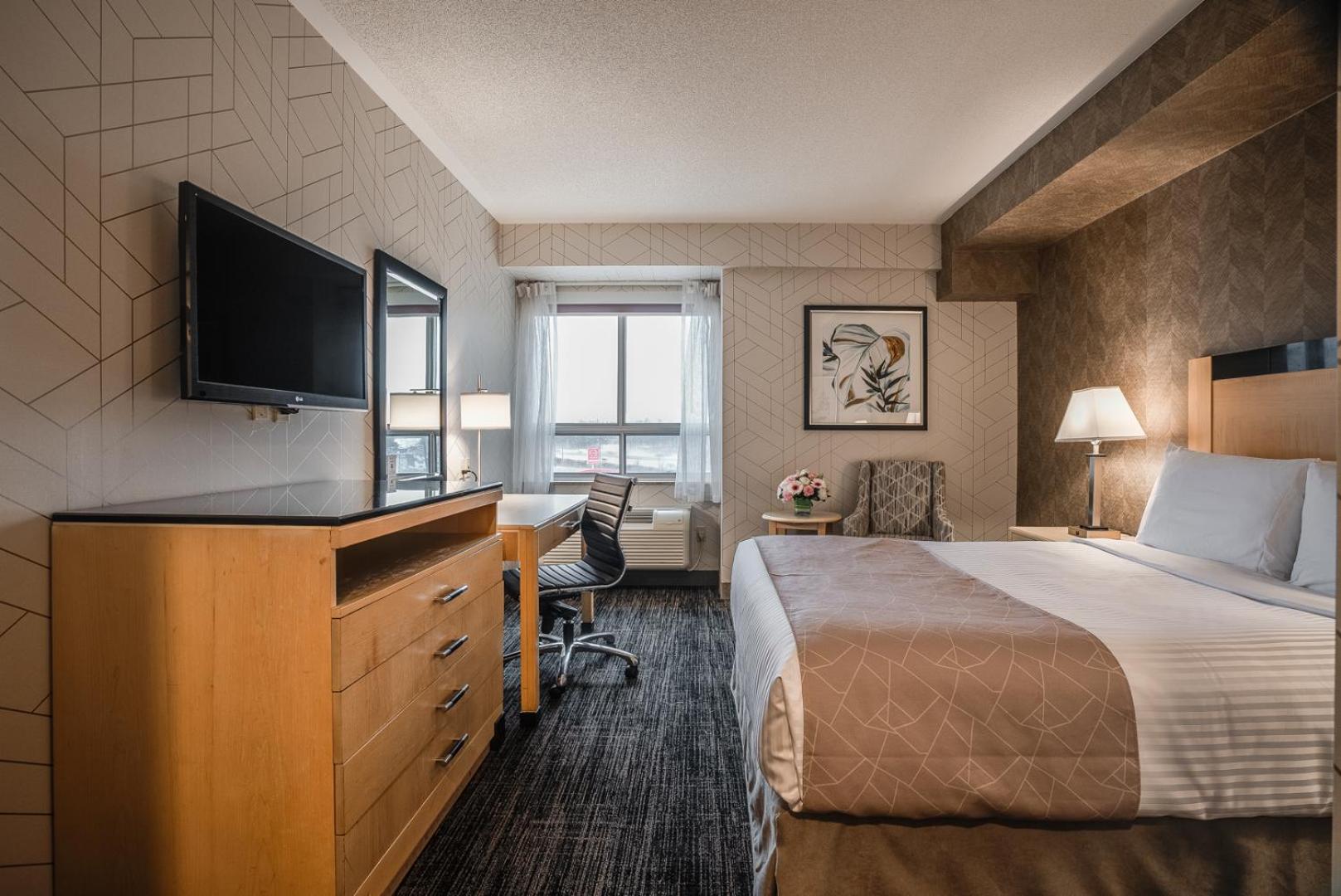 Barrie Vacations - Monte Carlo Inn Barrie - Newly Renovated - Property Image 14