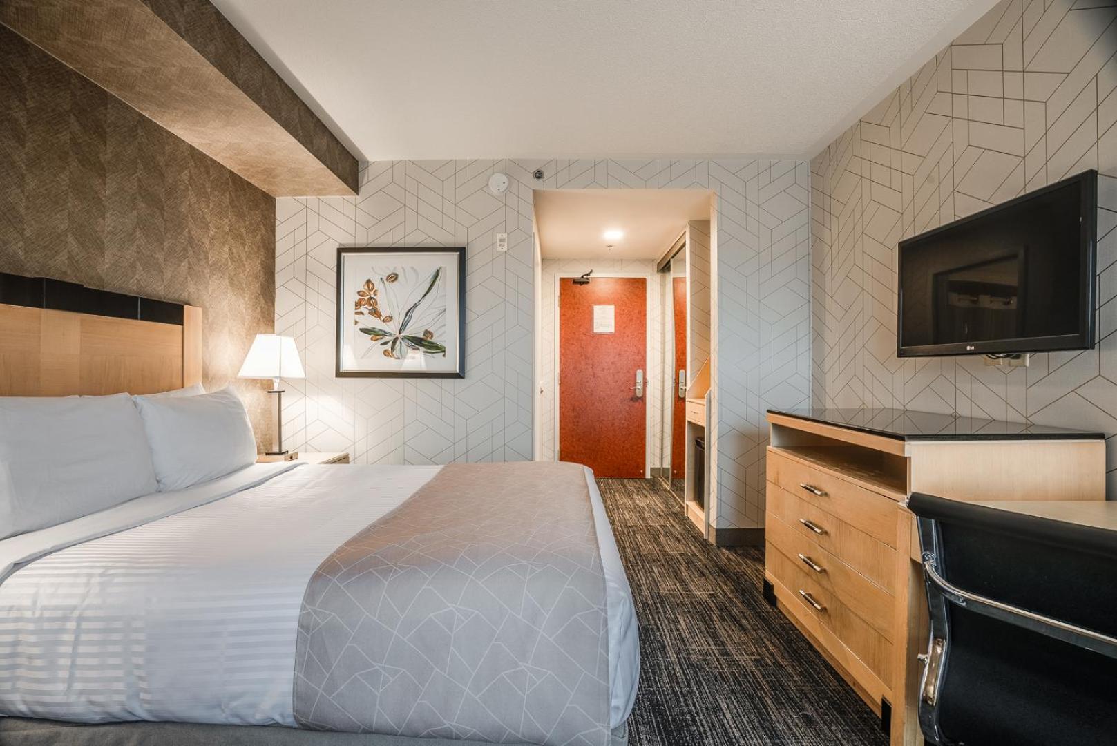Barrie Vacations - Monte Carlo Inn Barrie - Newly Renovated - Property Image 18