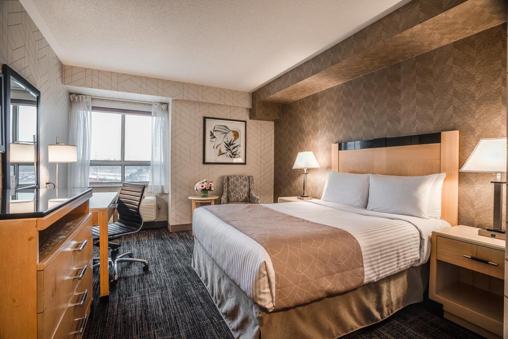 Barrie Vacations - Monte Carlo Inn Barrie - Newly Renovated - Property Image 17