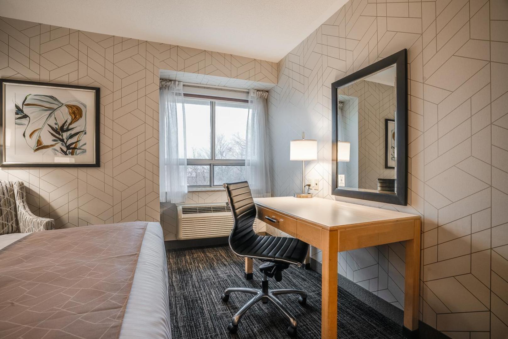 Barrie Vacations - Monte Carlo Inn Barrie - Newly Renovated - Property Image 8