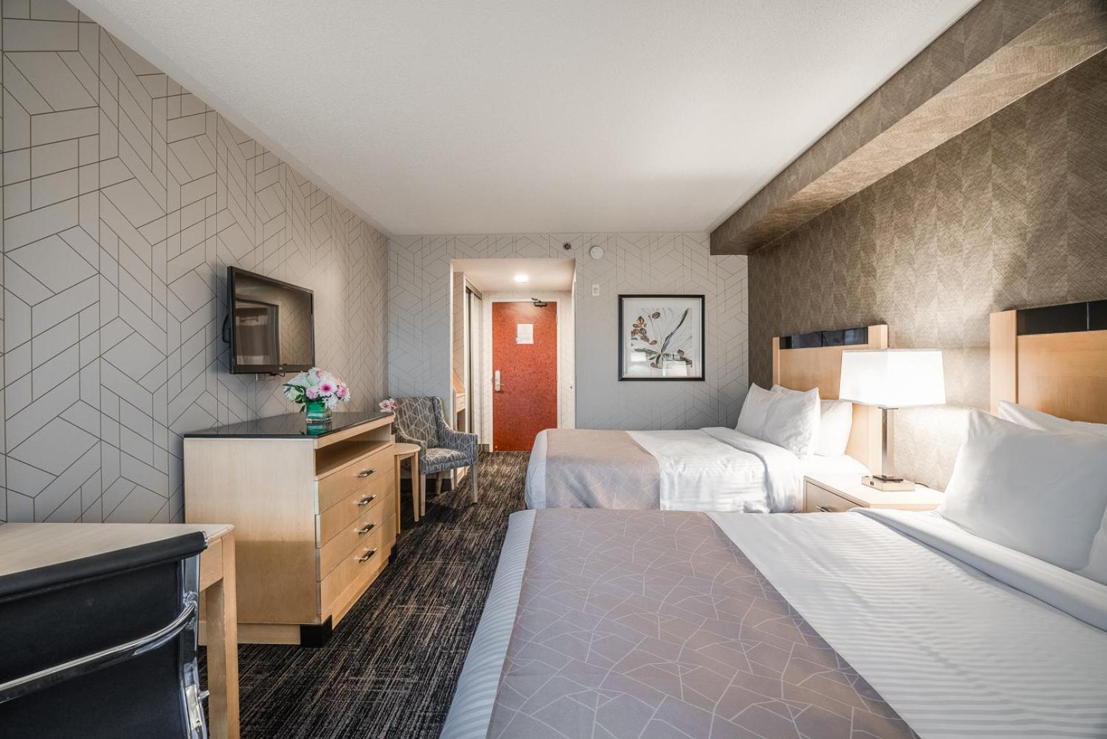 Barrie Vacations - Monte Carlo Inn Barrie - Newly Renovated - Property Image 7