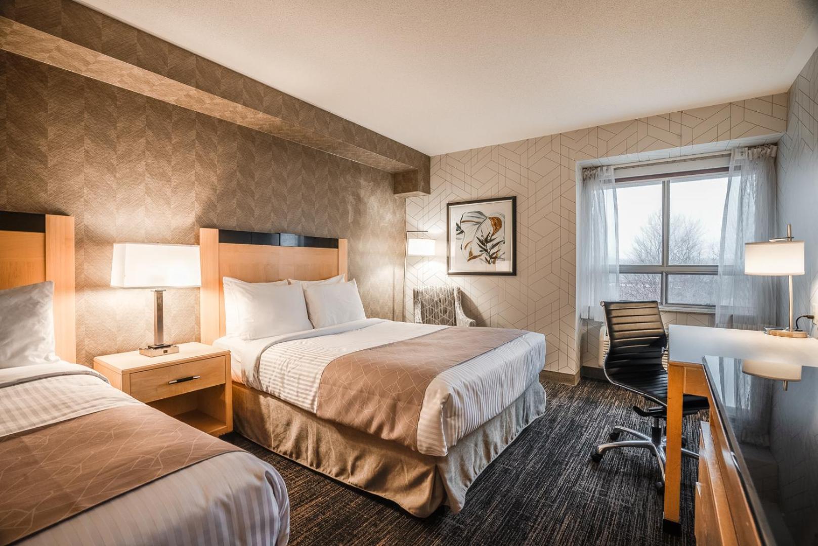 Barrie Vacations - Monte Carlo Inn Barrie - Newly Renovated - Property Image 11