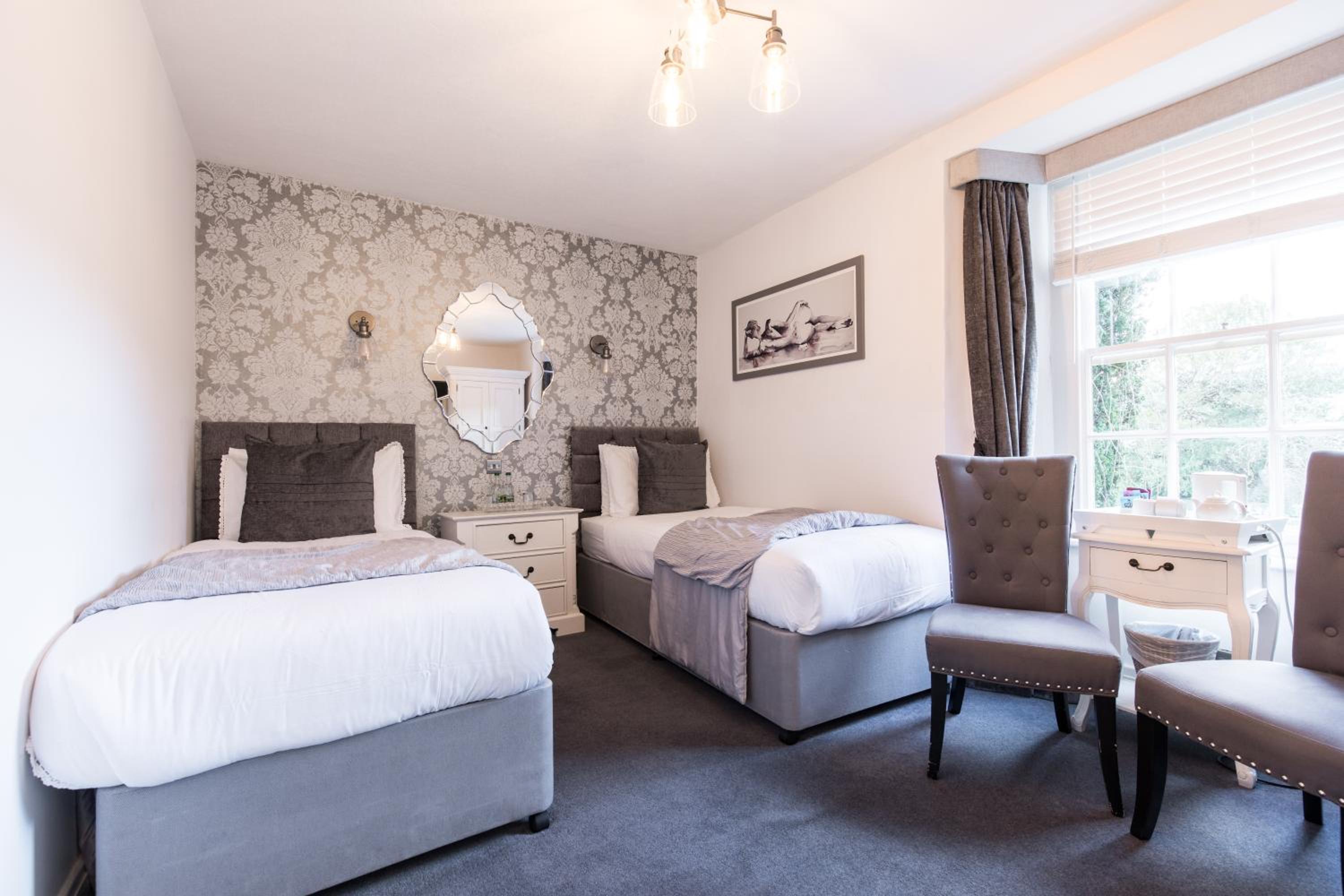 Private Use-Mount Pleasant Hotel 17 BR (sleeps32) view 5