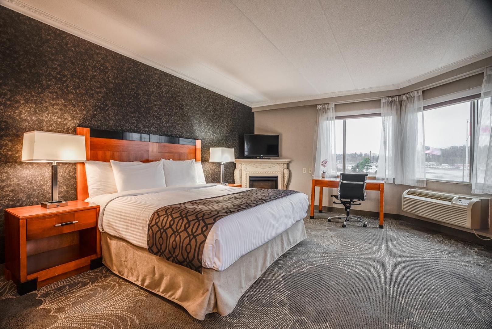 Barrie Vacations - Monte Carlo Inn Barrie - Newly Renovated - Property Image 45
