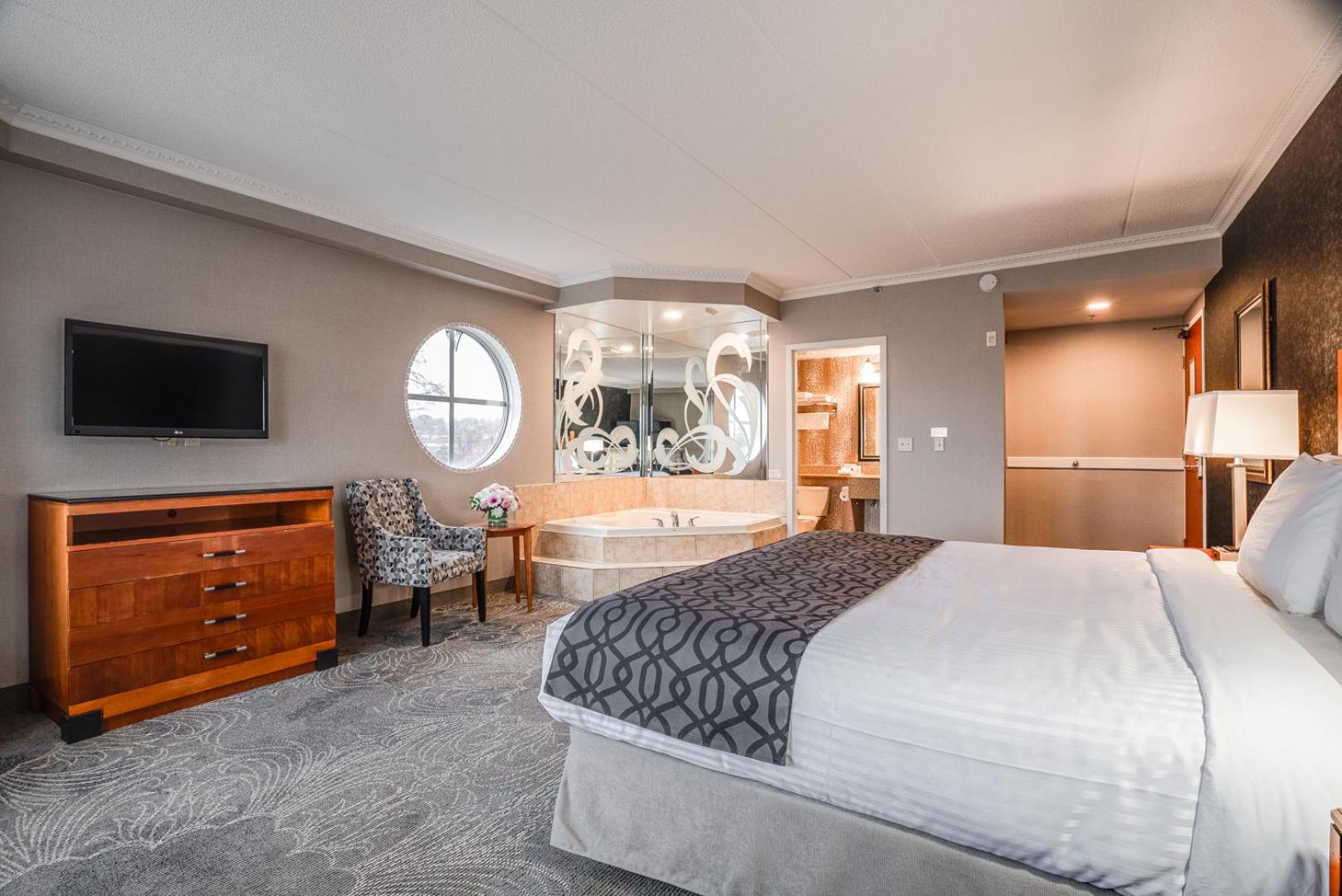 Barrie Vacations - Monte Carlo Inn Barrie - Newly Renovated - Property Image 35