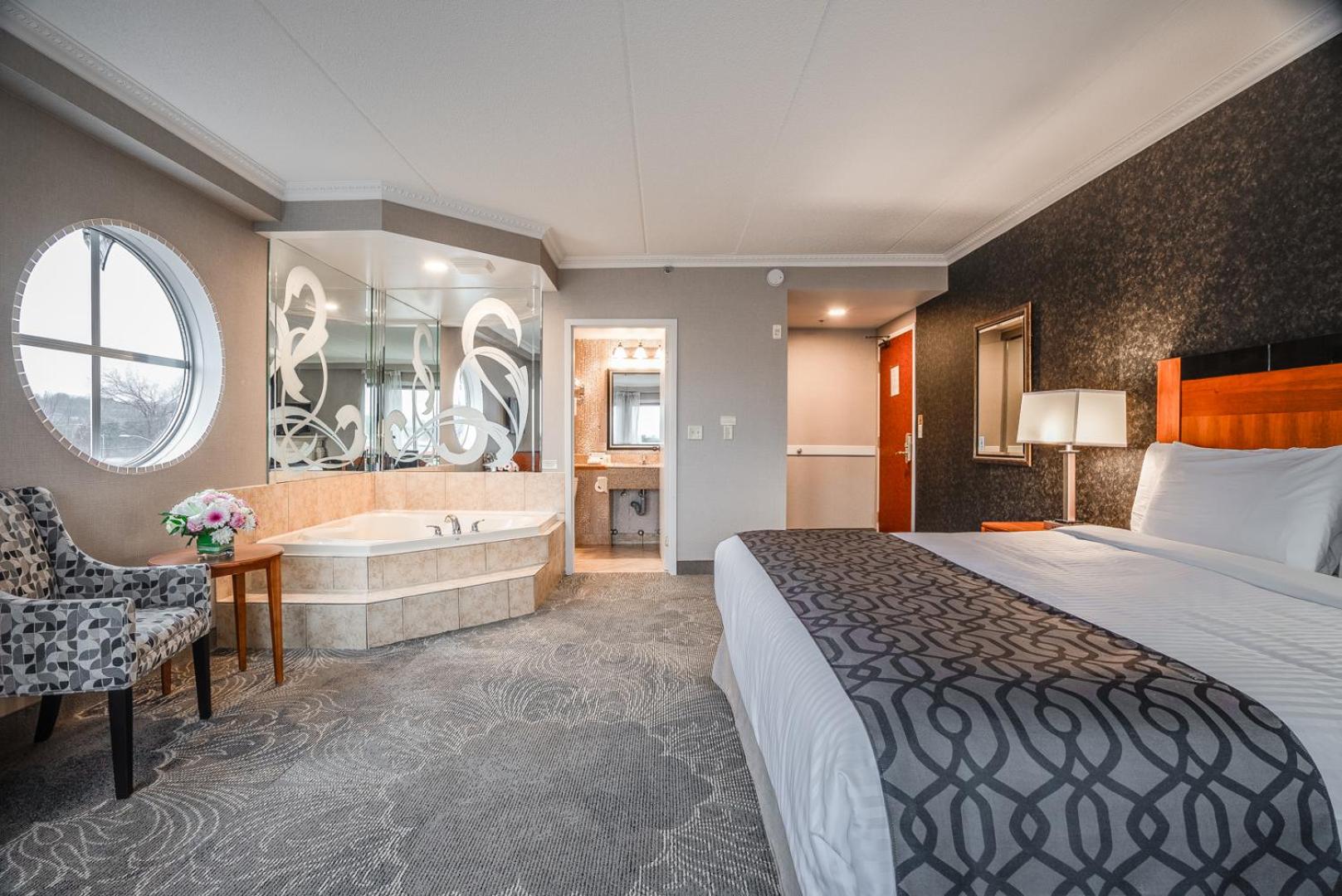 Barrie Vacations - Monte Carlo Inn Barrie - Newly Renovated - Property Image 36