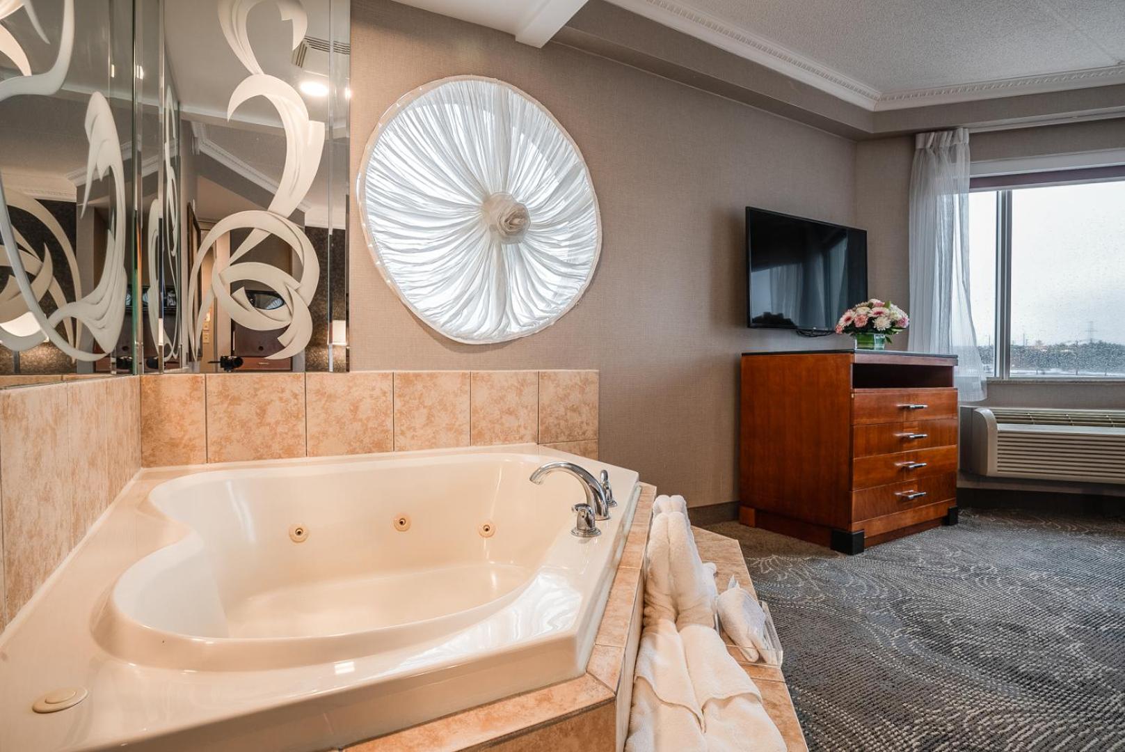 Barrie Vacations - Monte Carlo Inn Barrie - Newly Renovated - Property Image 59