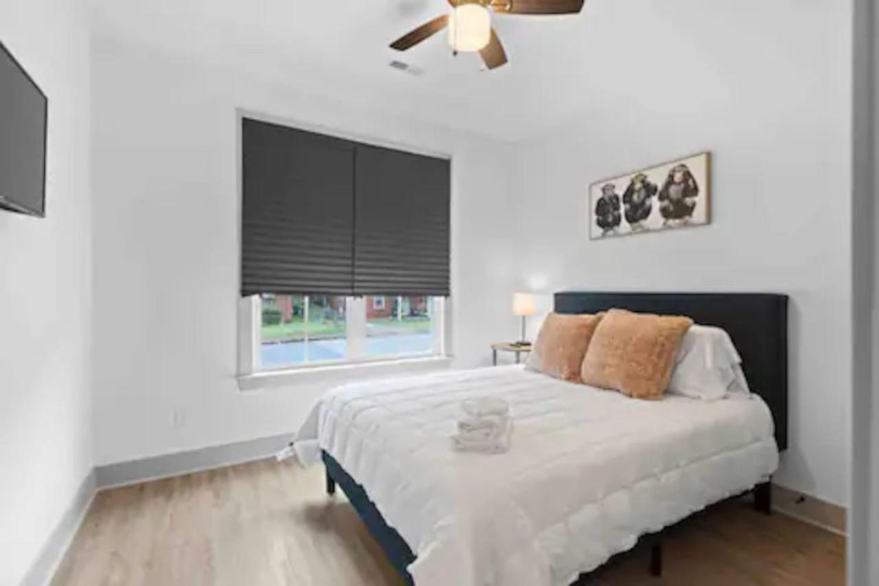 Discover Charm Cozy in the Heart of the City view 5