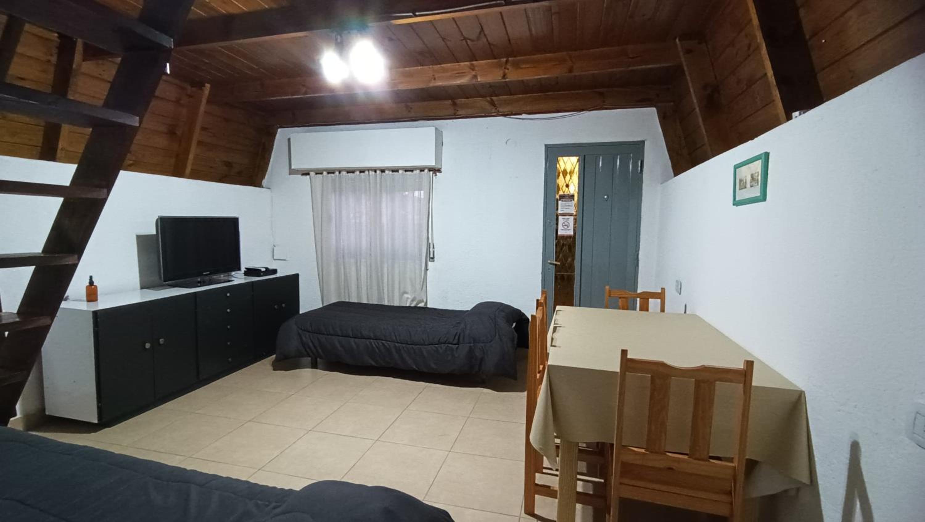 Cabaña Alpina en Medio de las Sierras
