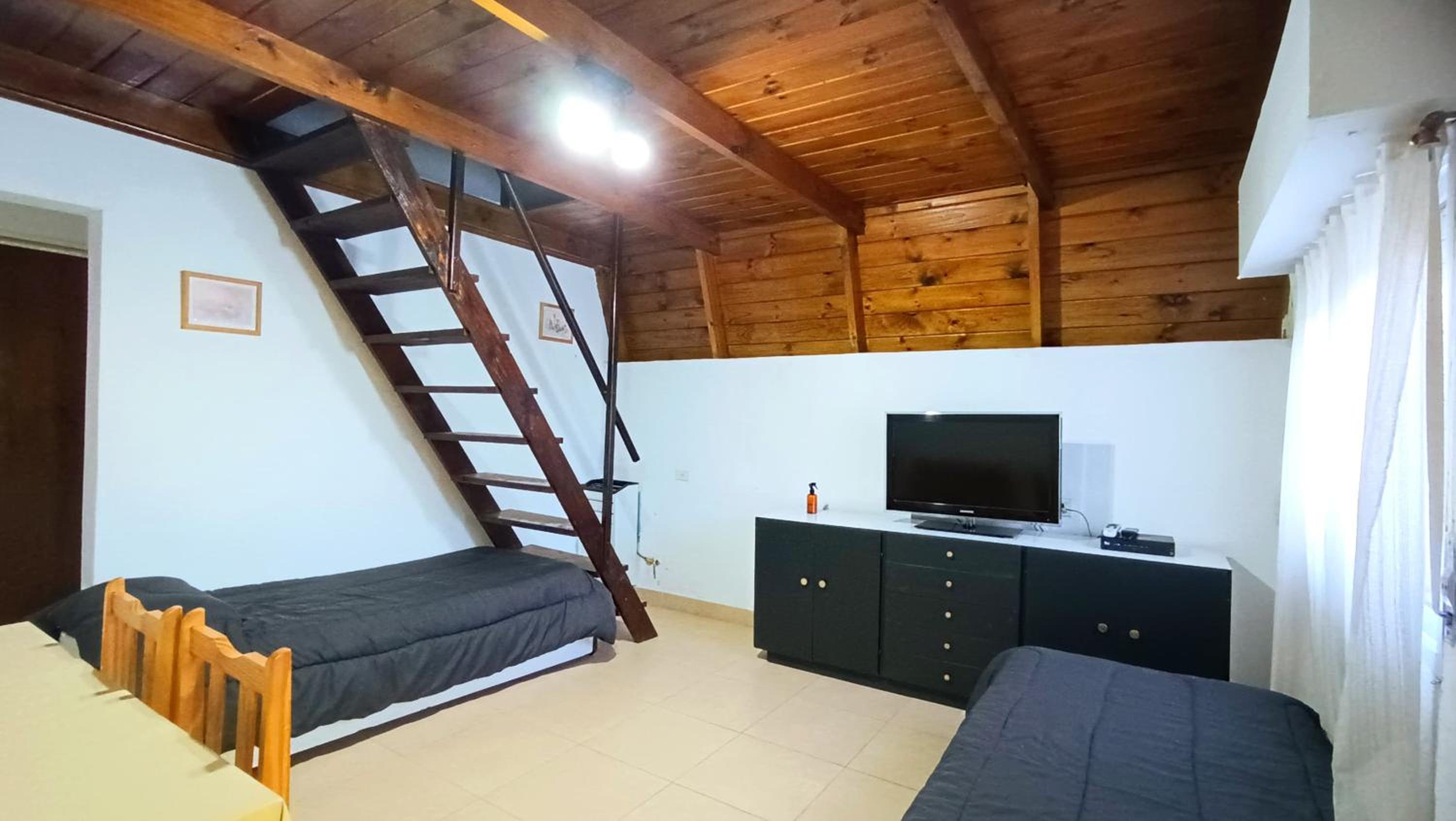 Cabaña Alpina en Medio de las Sierras