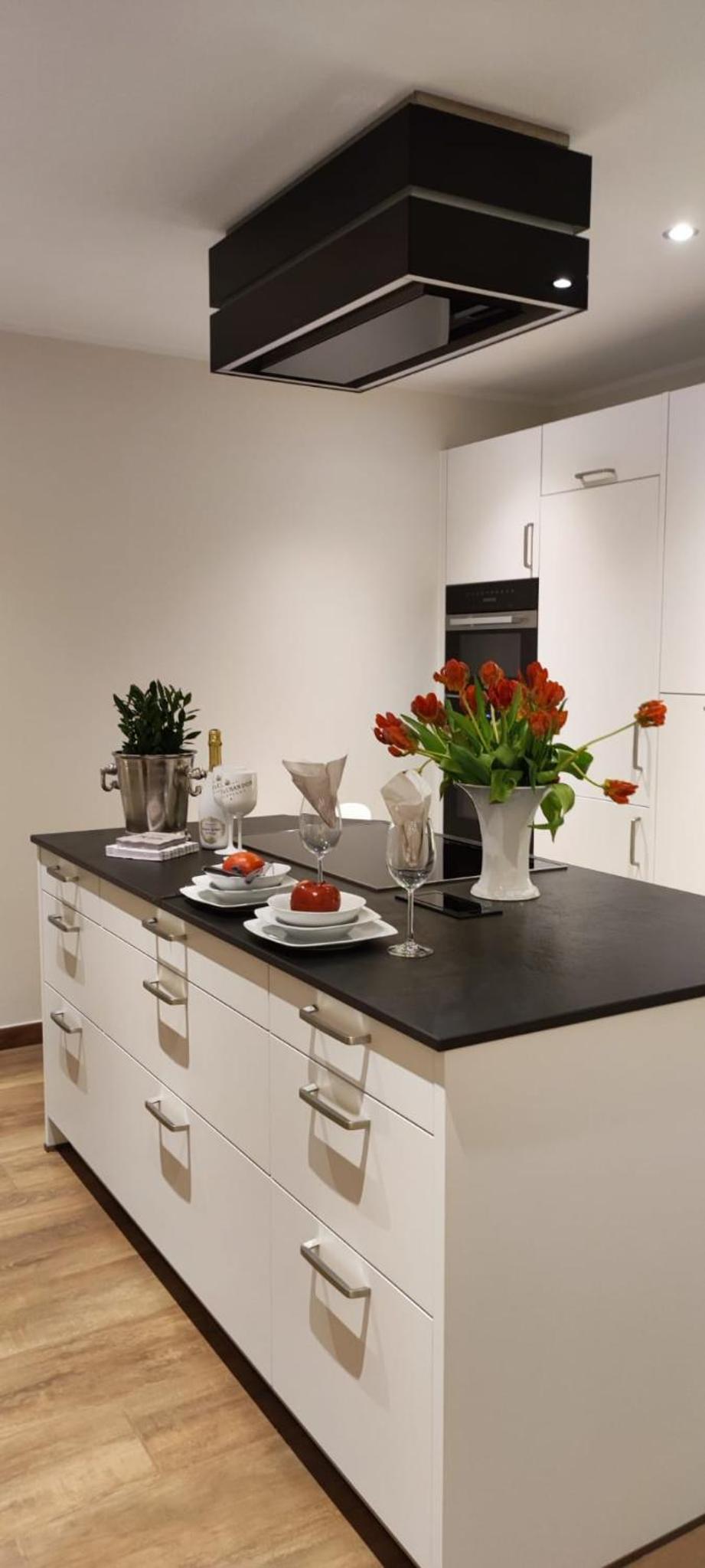 2 Zi Sonnenwohnung mit Luxusküche in der Maritim Residenz Bellevue an der Ostsee in Kiel City