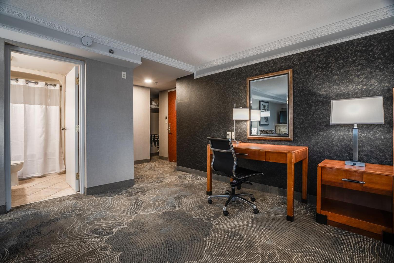 Barrie Vacations - Monte Carlo Inn Barrie - Newly Renovated - Property Image 68