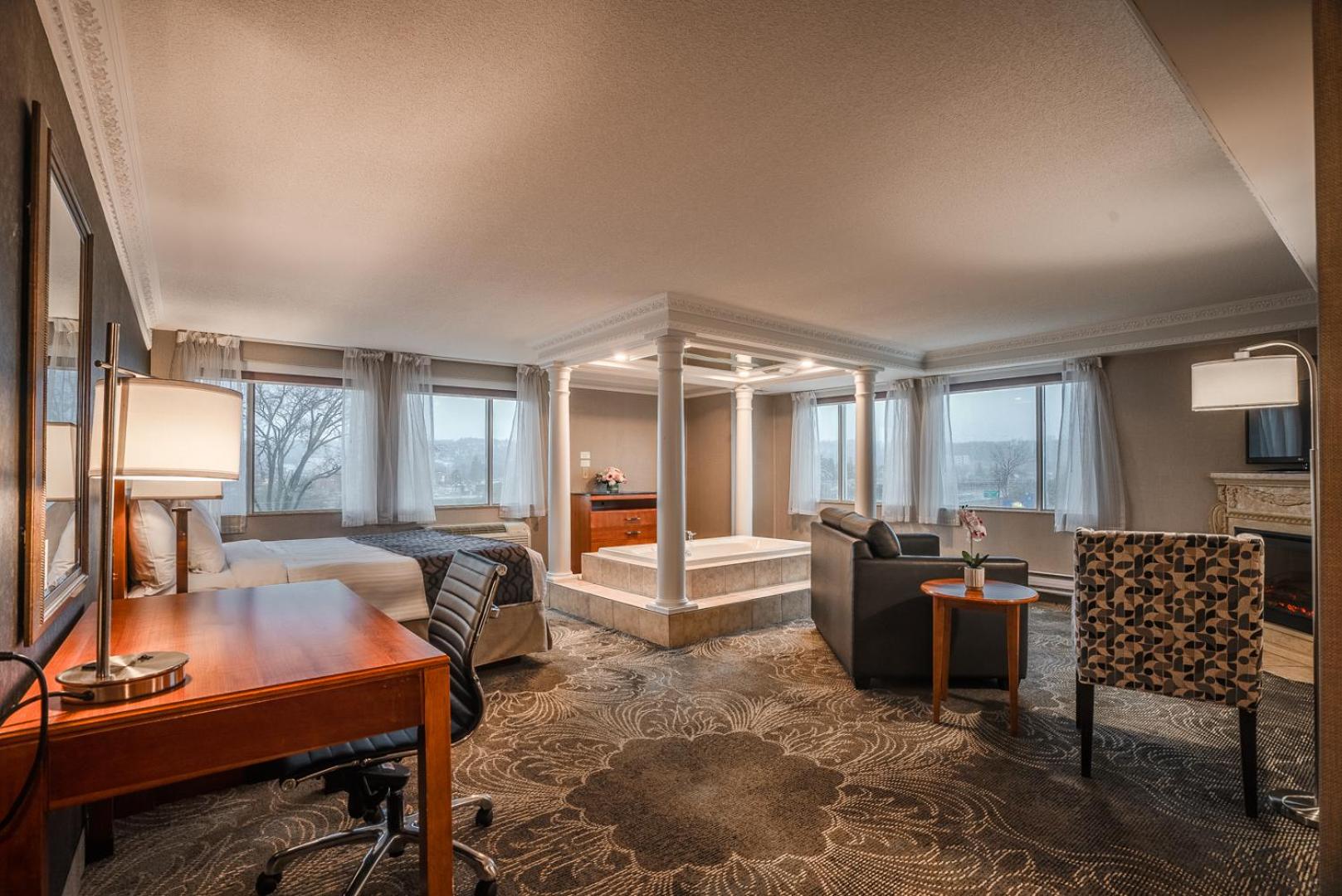 Barrie Vacations - Monte Carlo Inn Barrie - Newly Renovated - Property Image 70