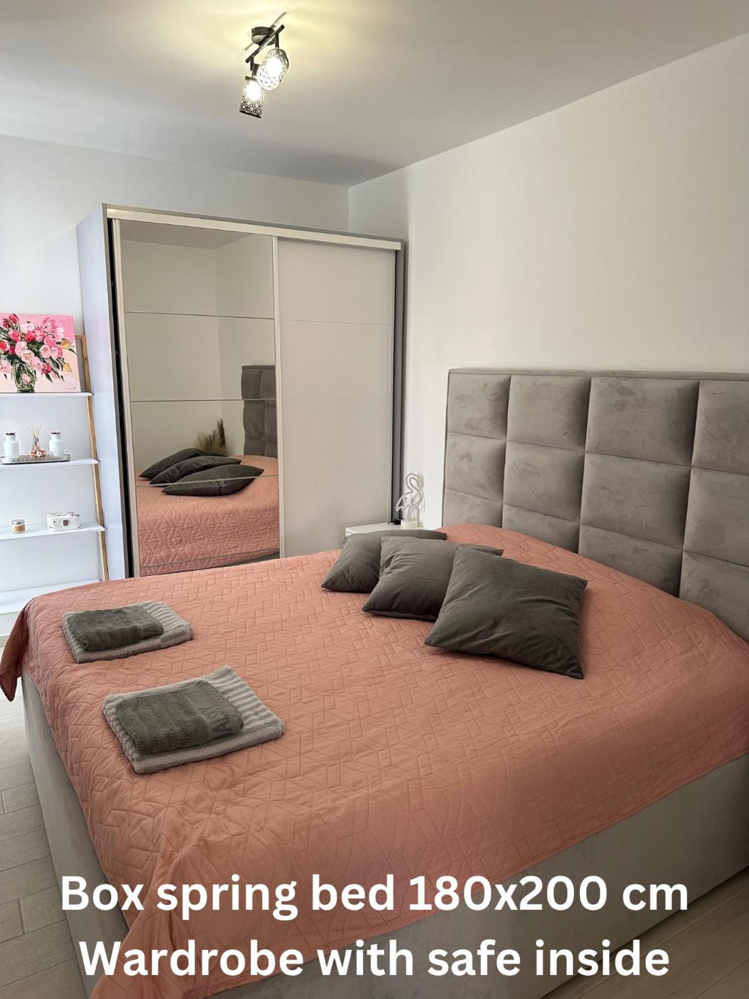 Luxury Apartment PalmView mit Whirlpool und Terrasse