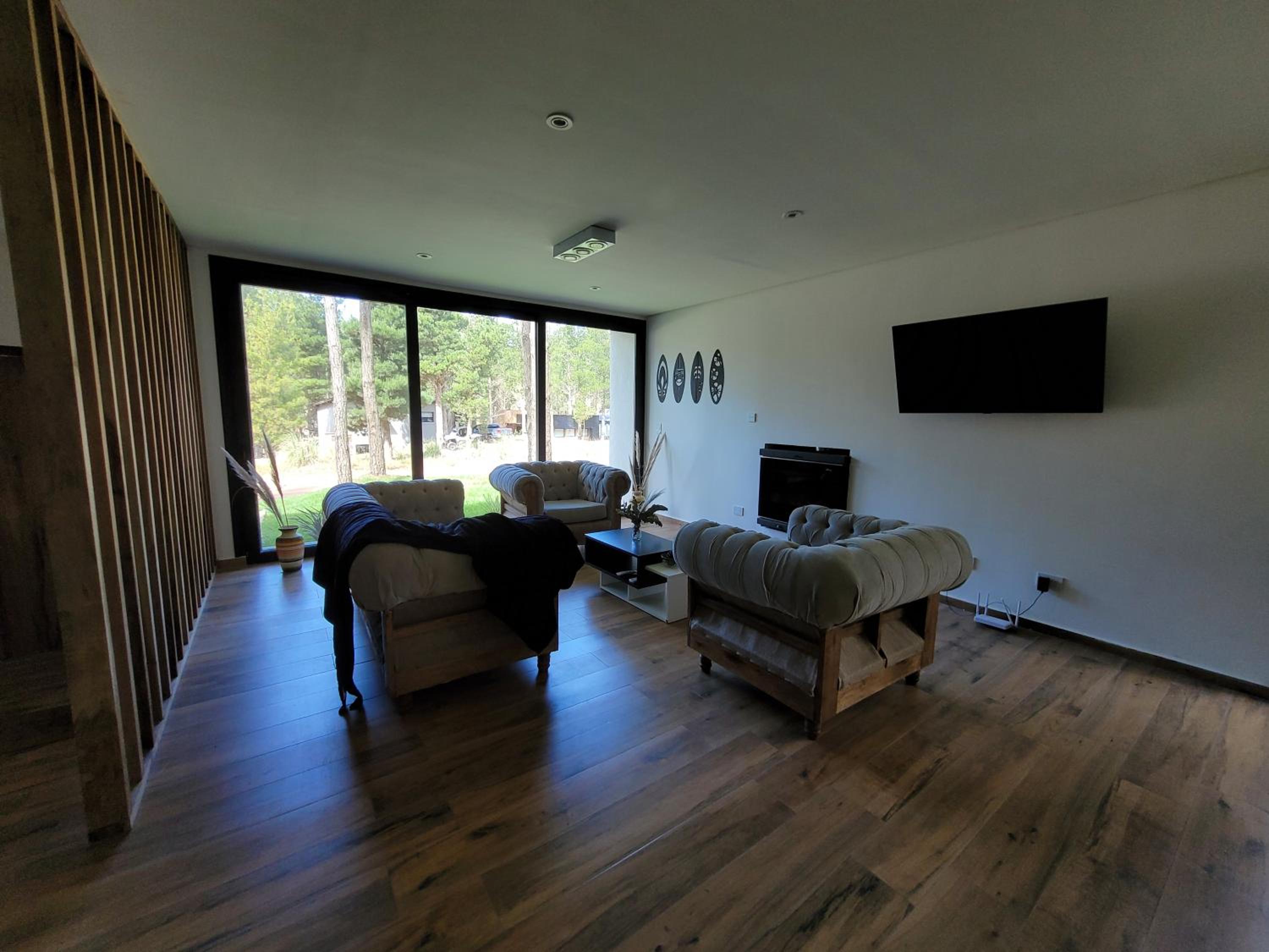 Hermosa Casa a 5min de la playa (La Pina)