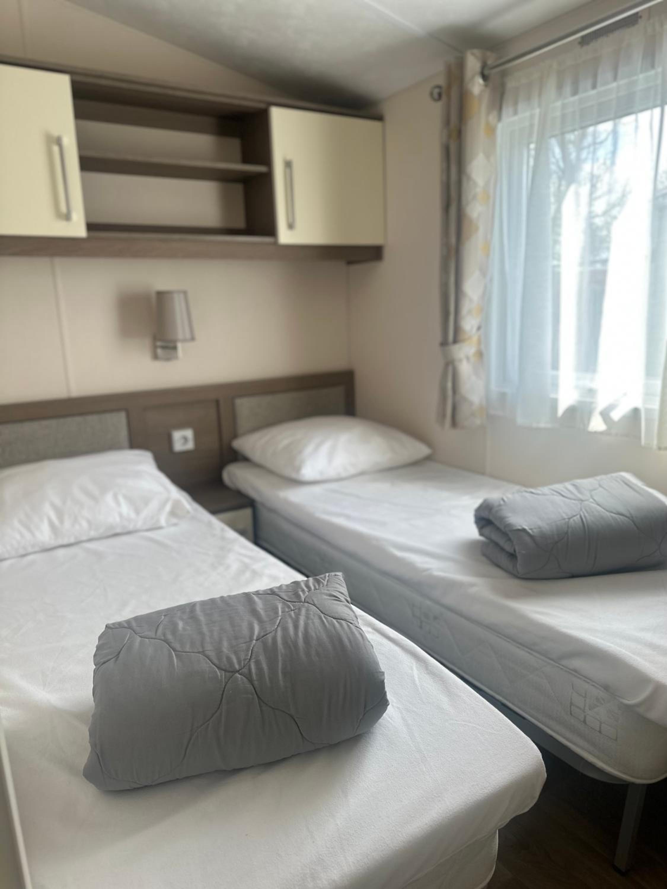 Chalet Sea Breeze view 4
