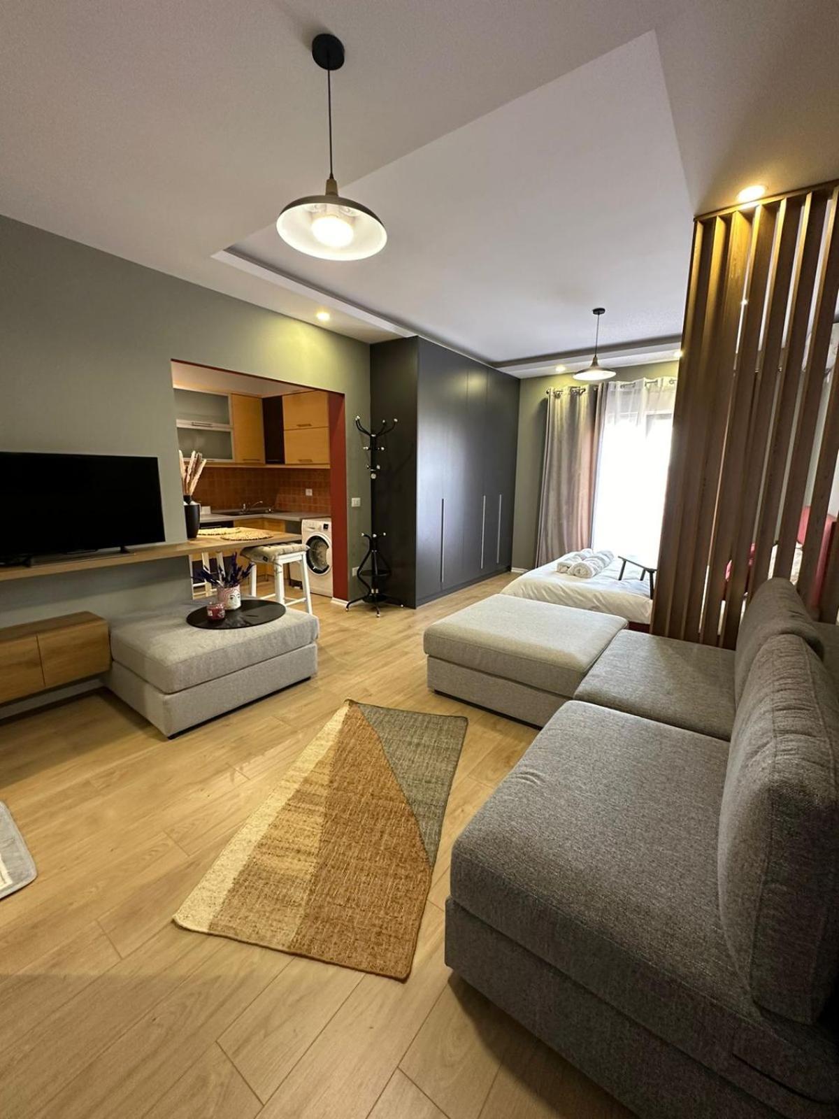 Urban Charm Studio with Balcony