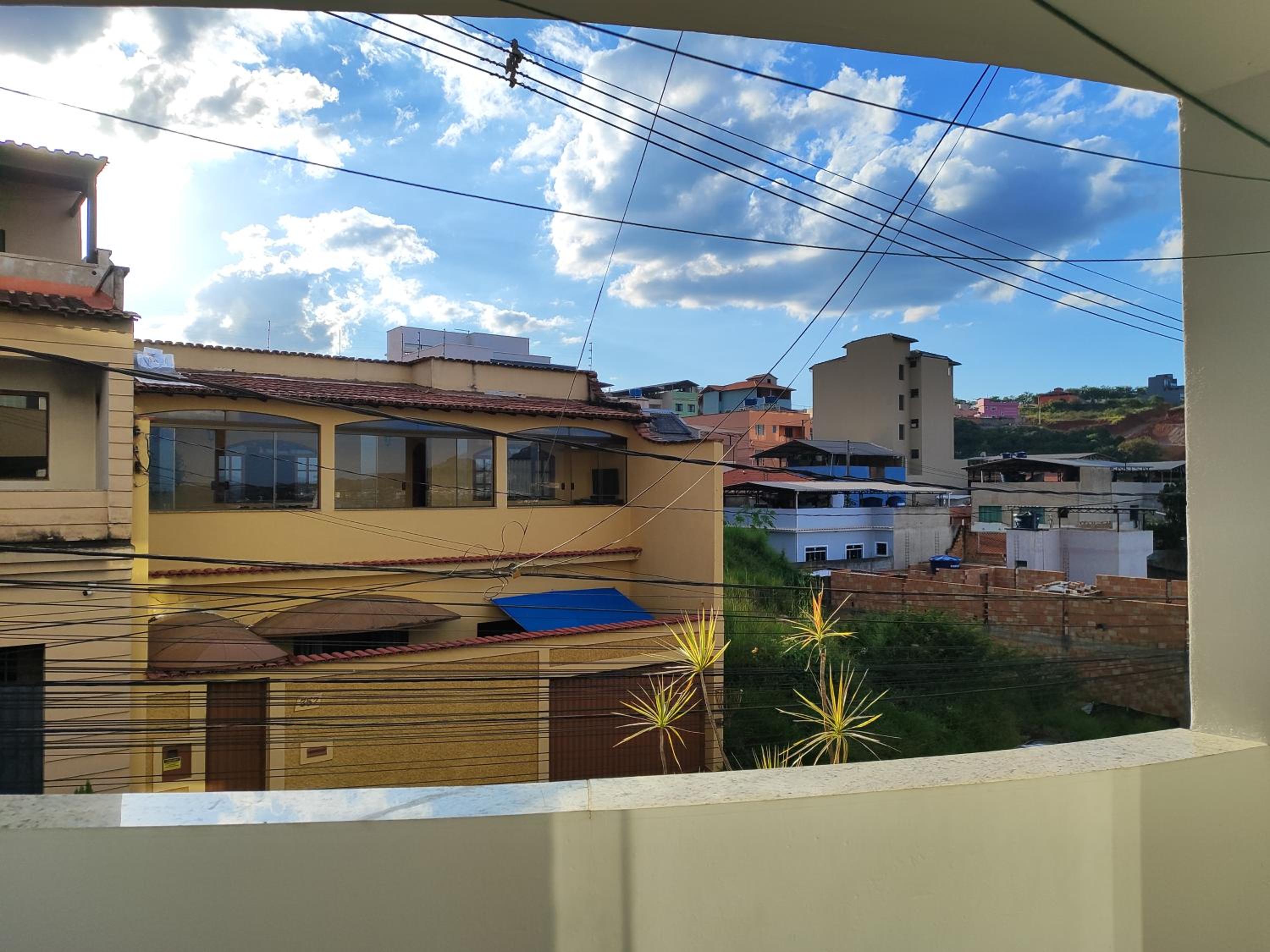 Suíte em apto amplo e completo.